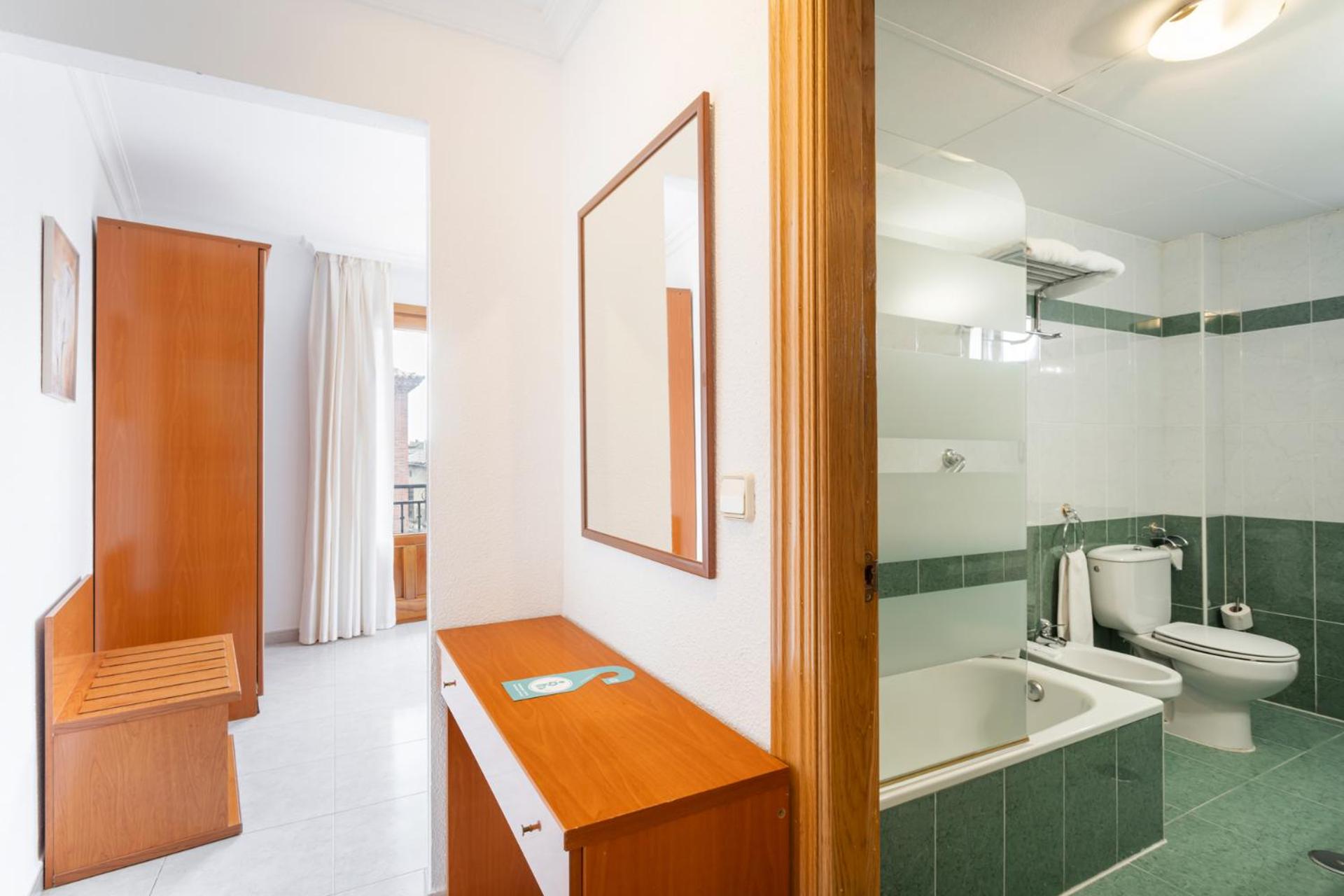 Deluxe Double Room photo 3
