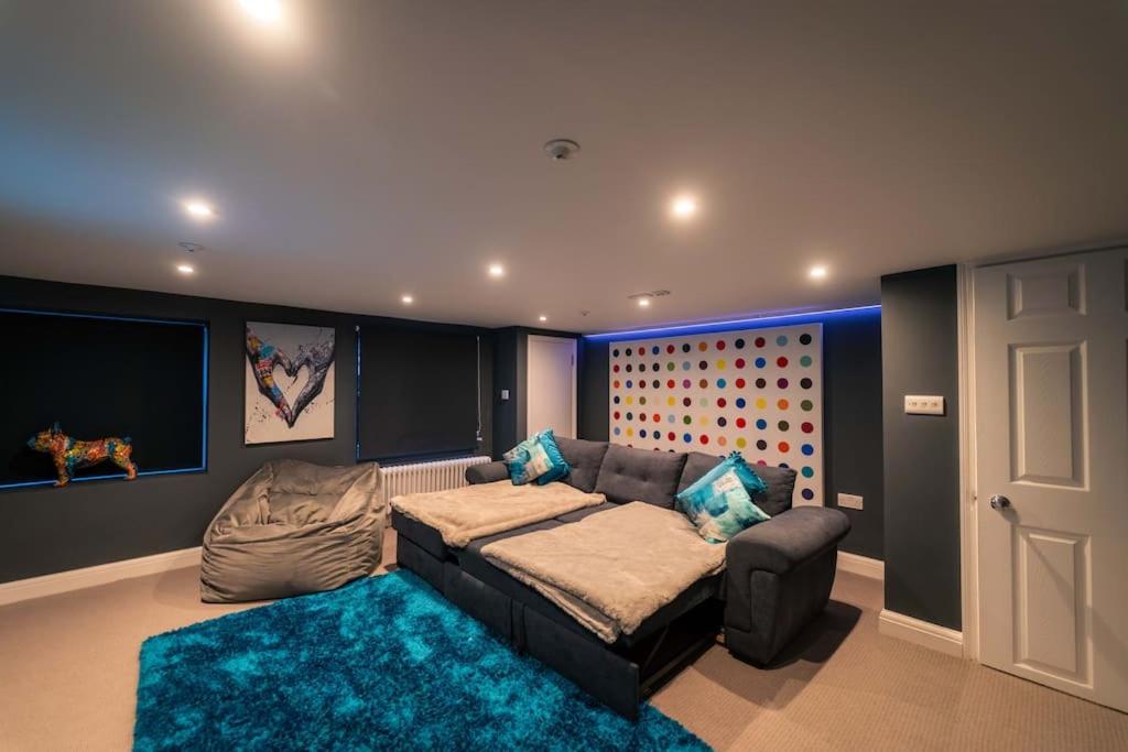 Four-Bedroom House photo 3