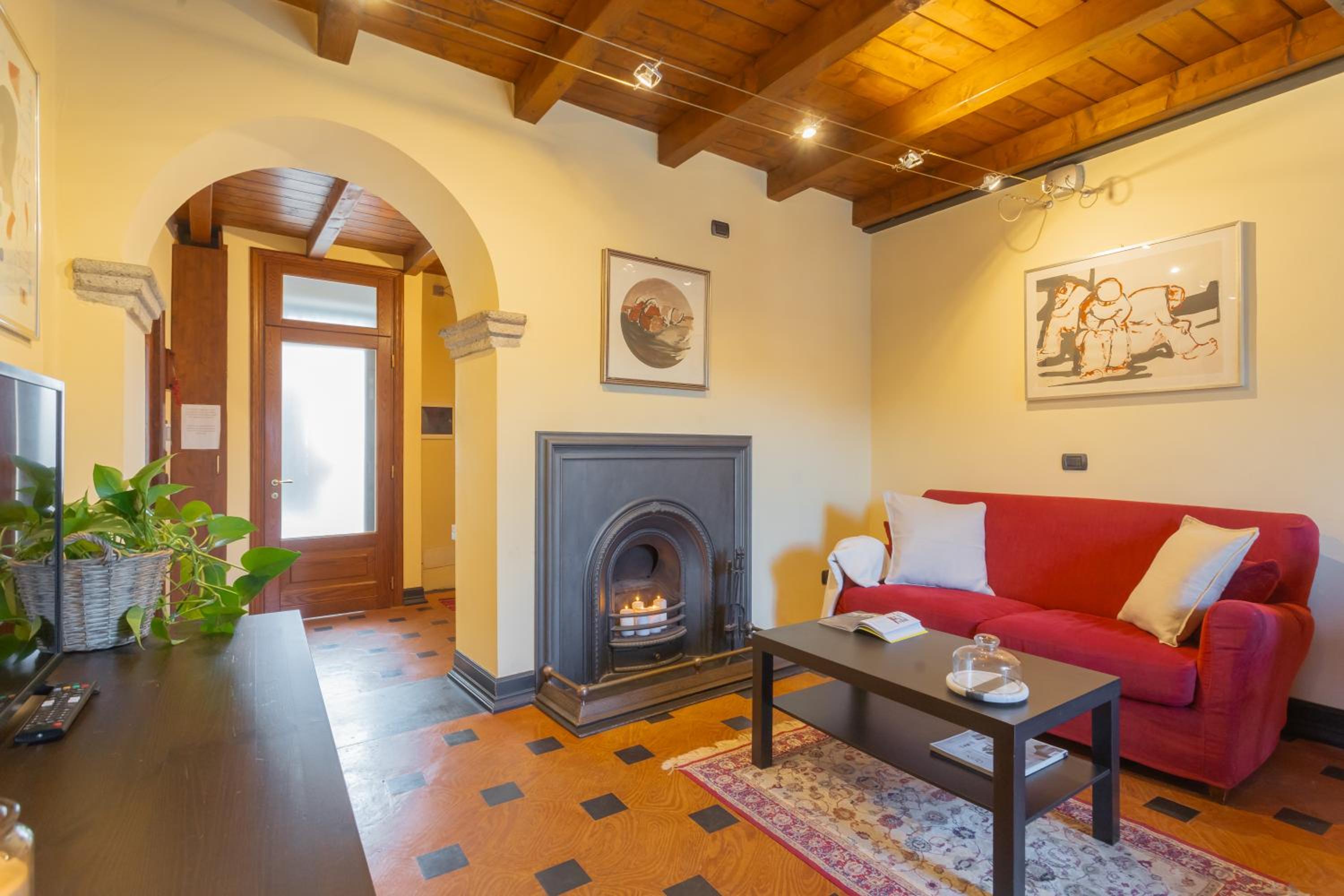 One-Bedroom Apartment