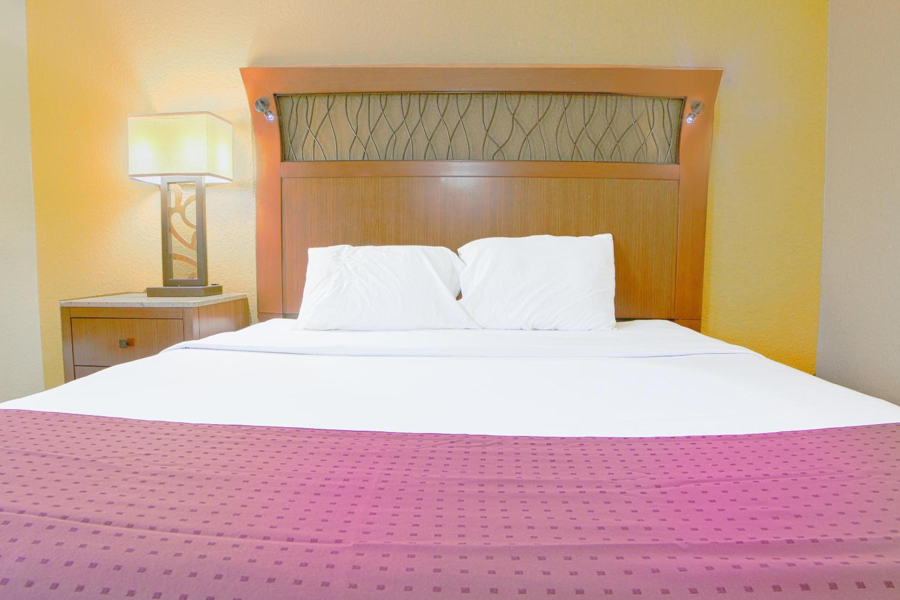 2 Full Bed photo 1