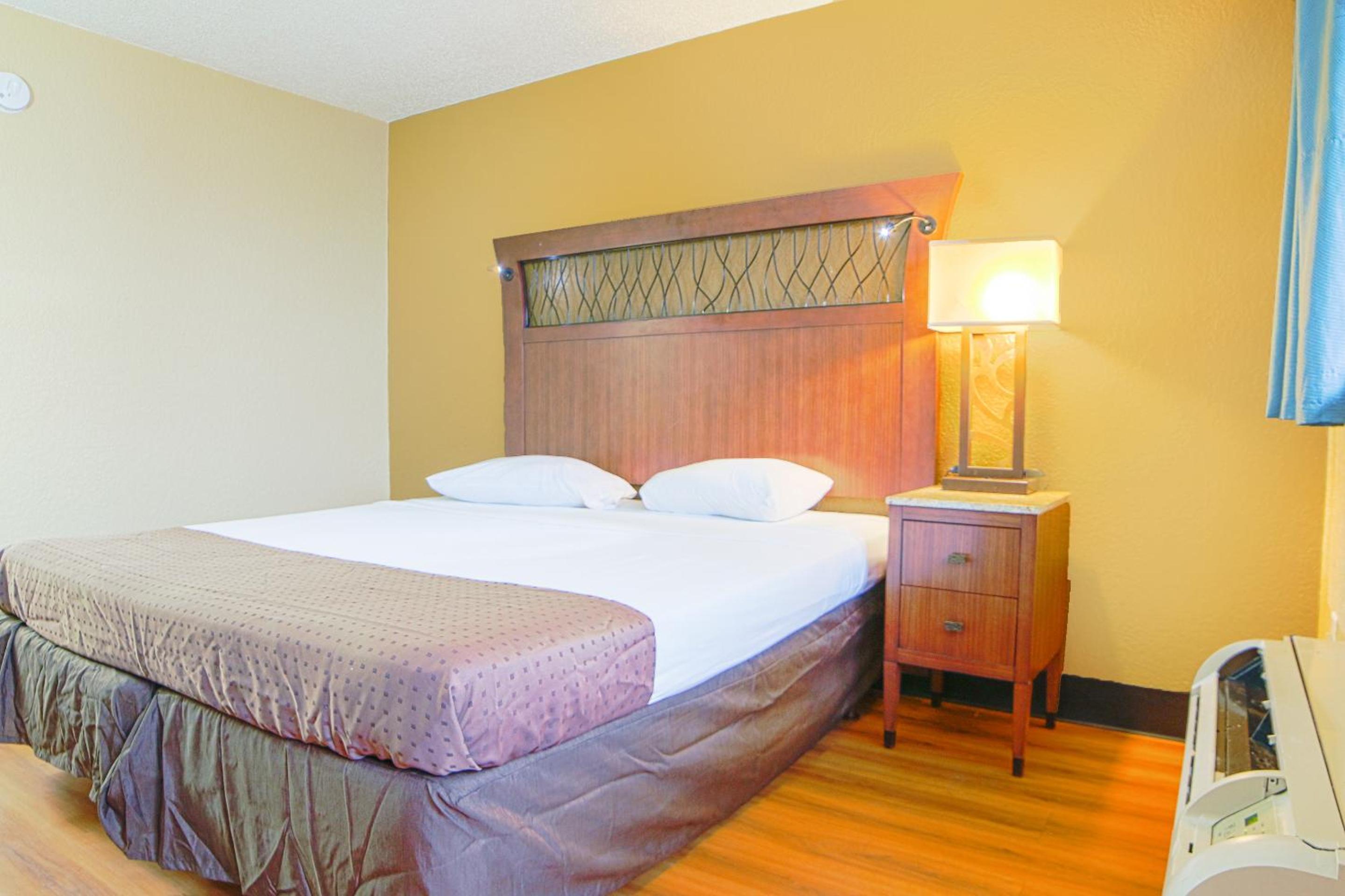 2 Full Bed Accessible photo 1