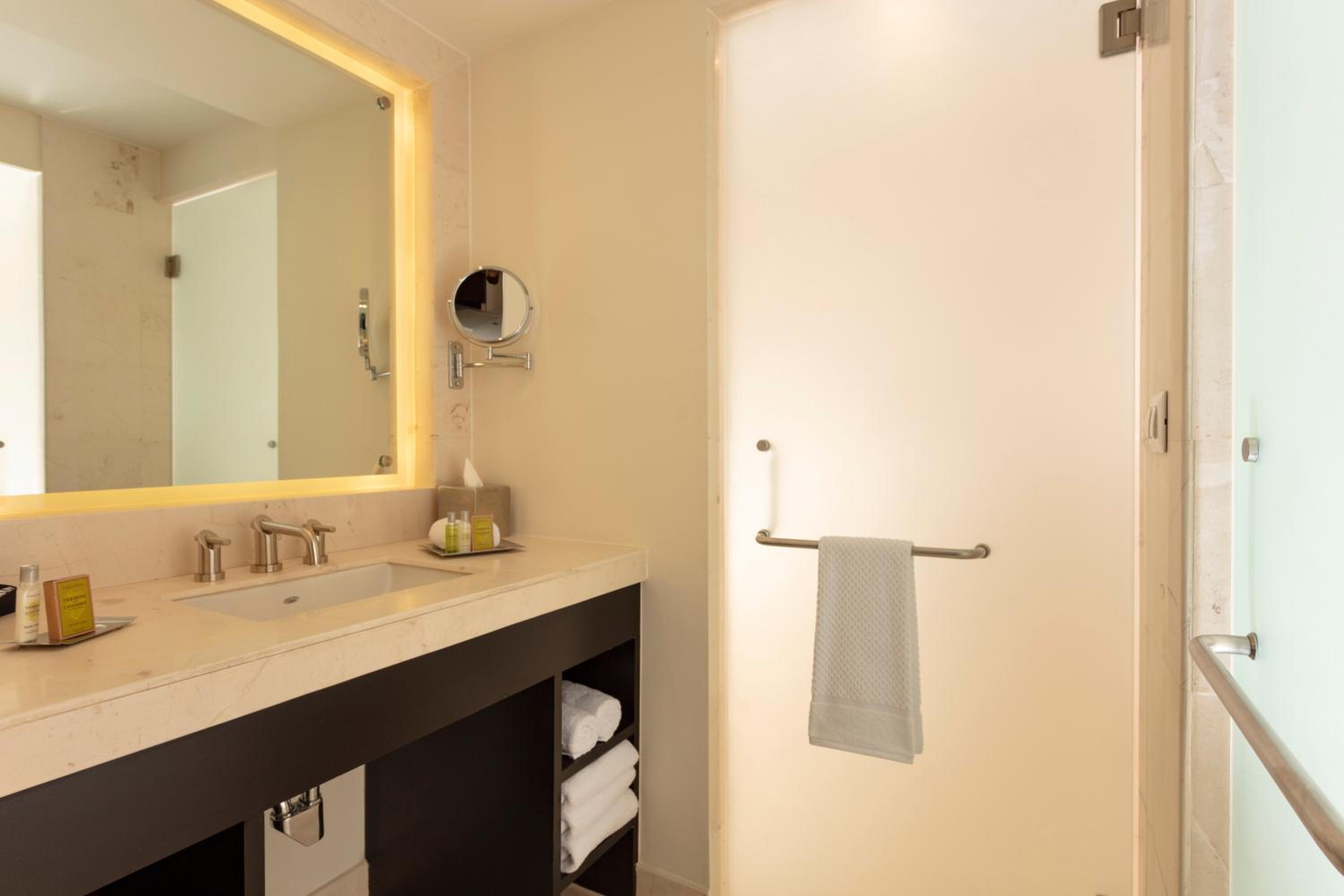 Queen Room - Photo 4