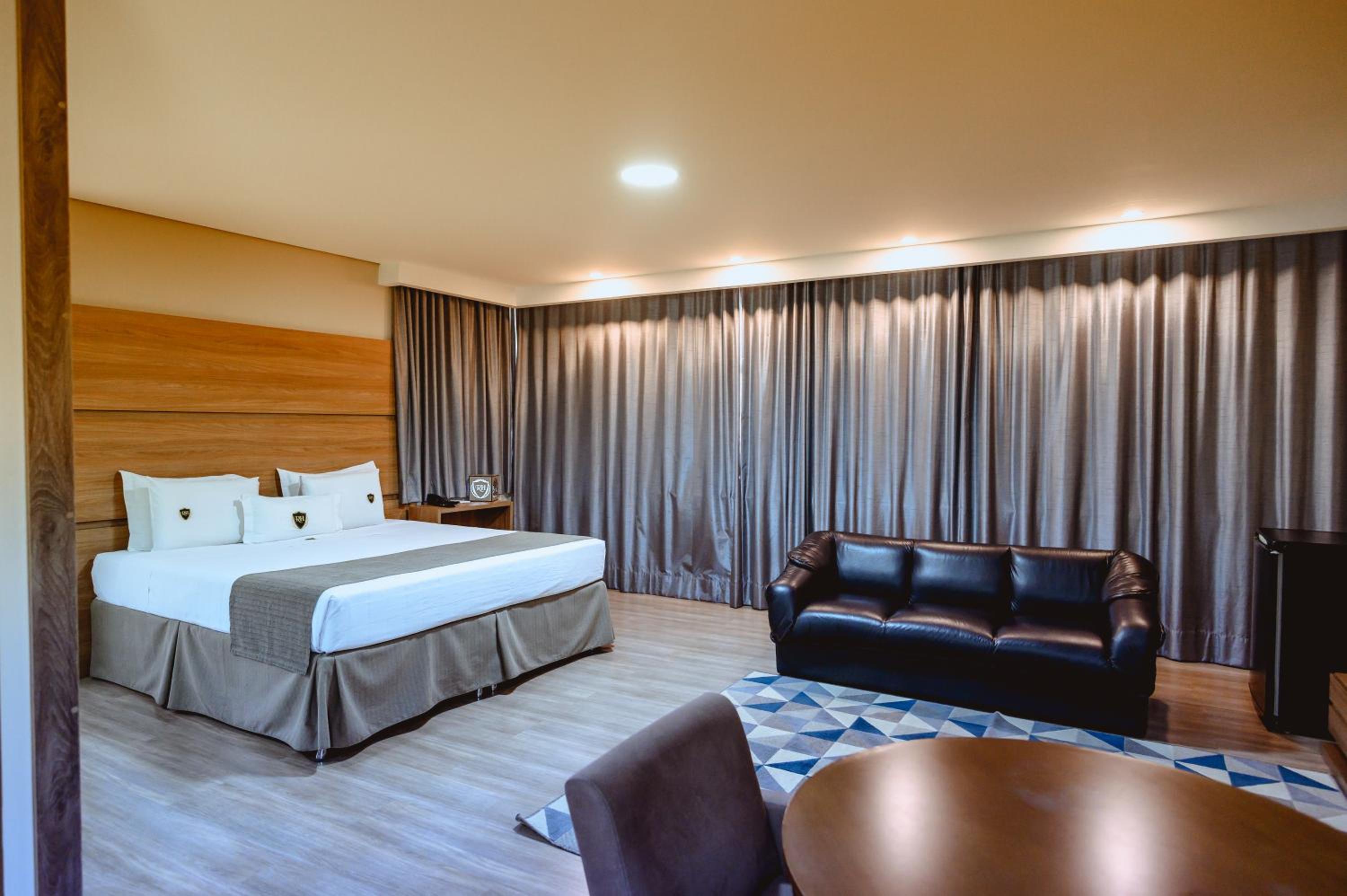King Suite with Spa Bath photo 2