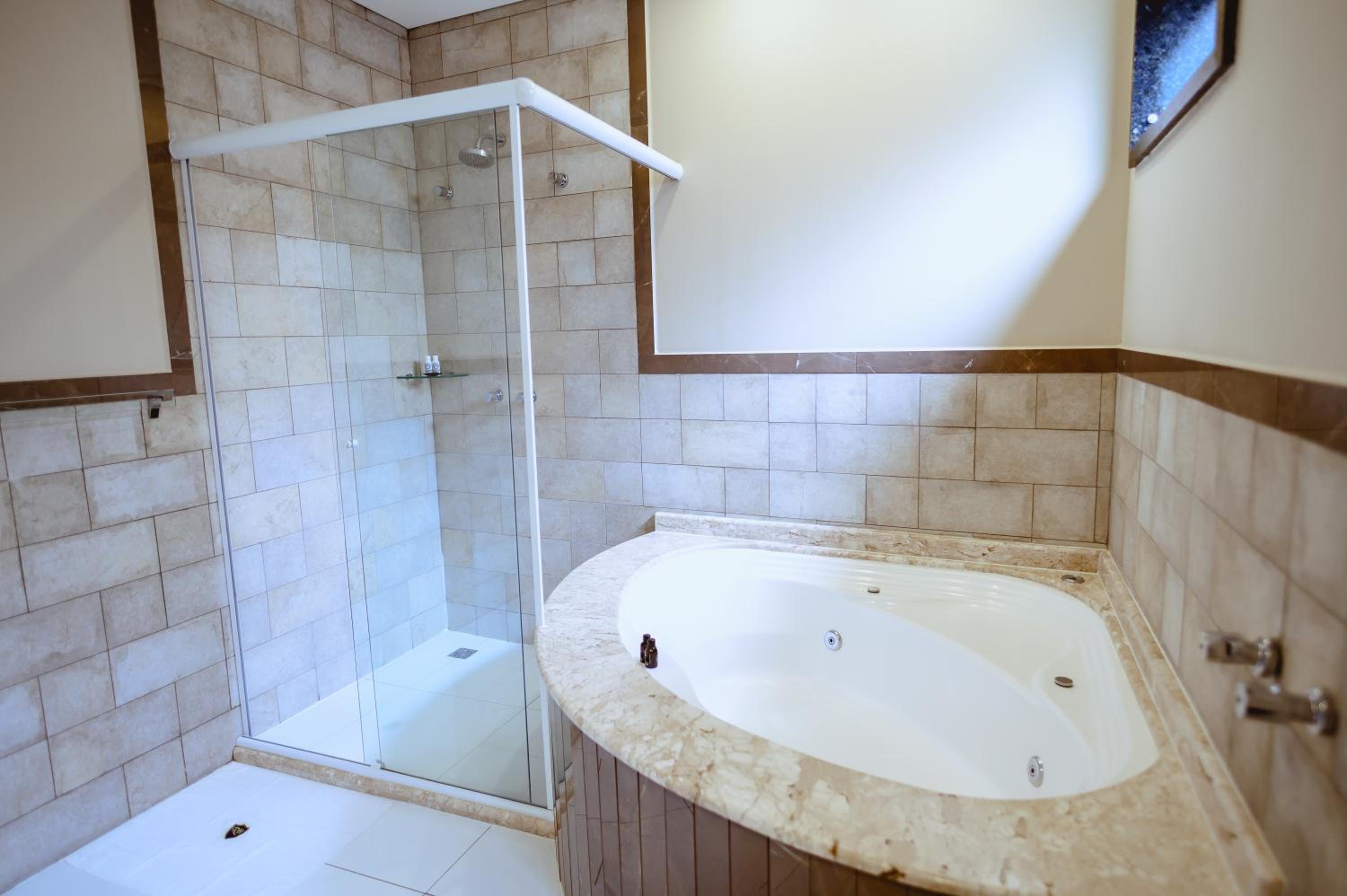 King Suite with Spa Bath photo 2