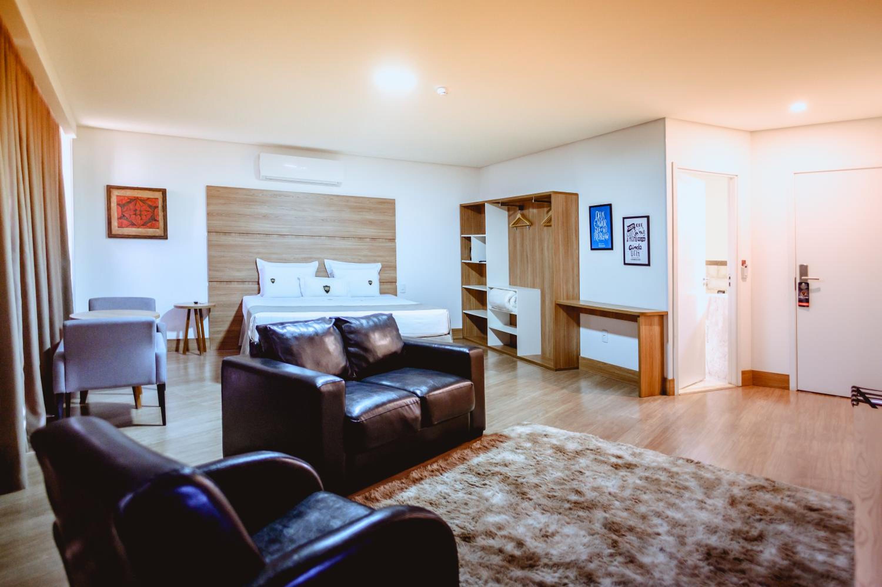 King Suite with Spa Bath photo 1