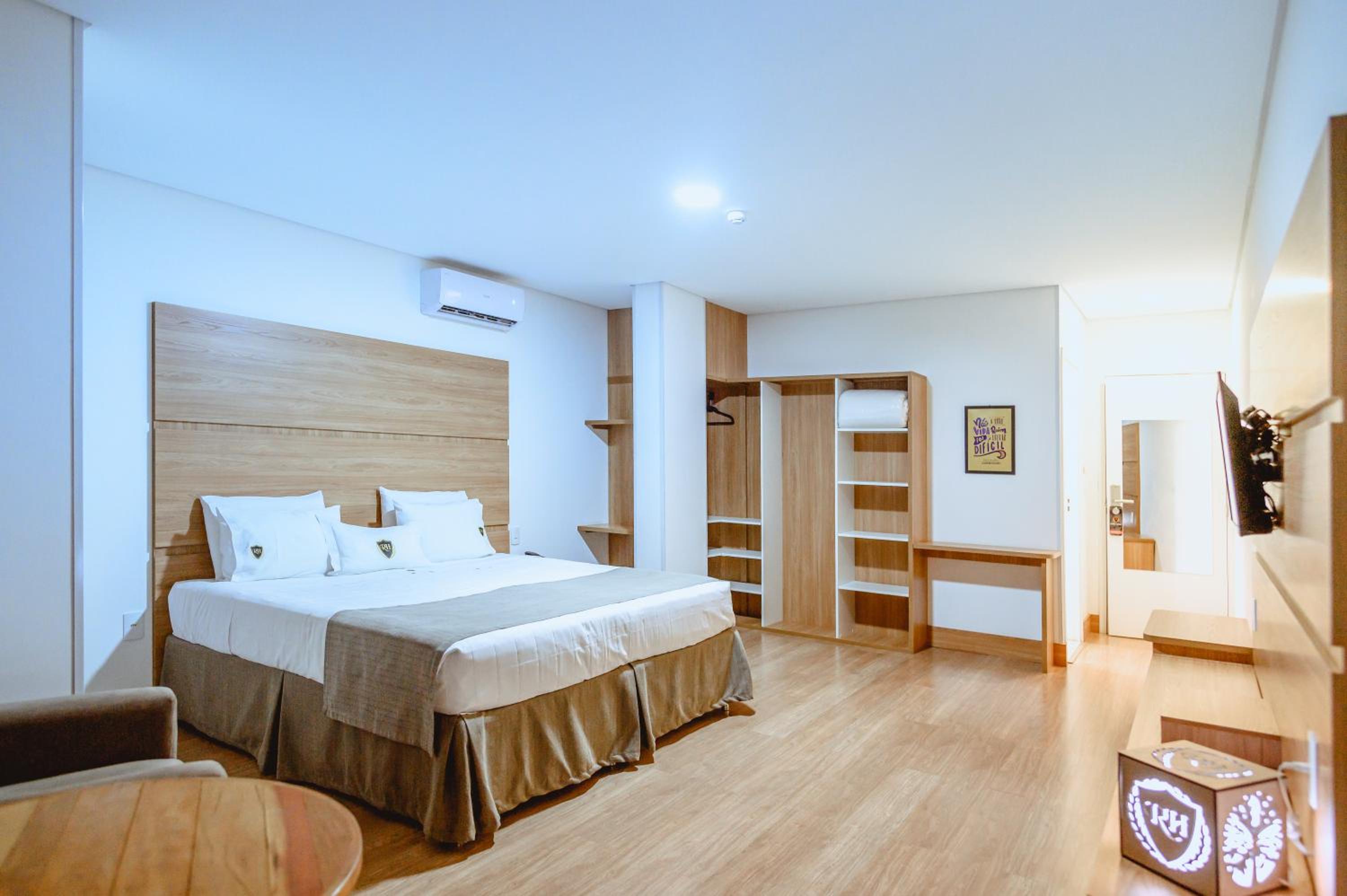 Superior King Suite photo 3