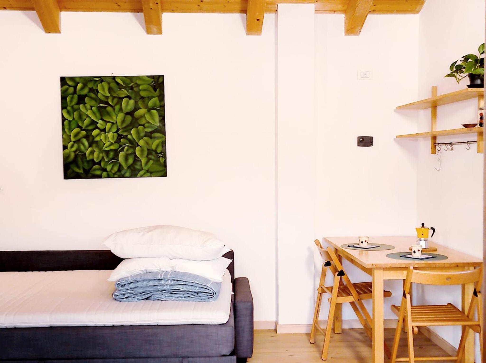 One-Bedroom Apartment photo 1