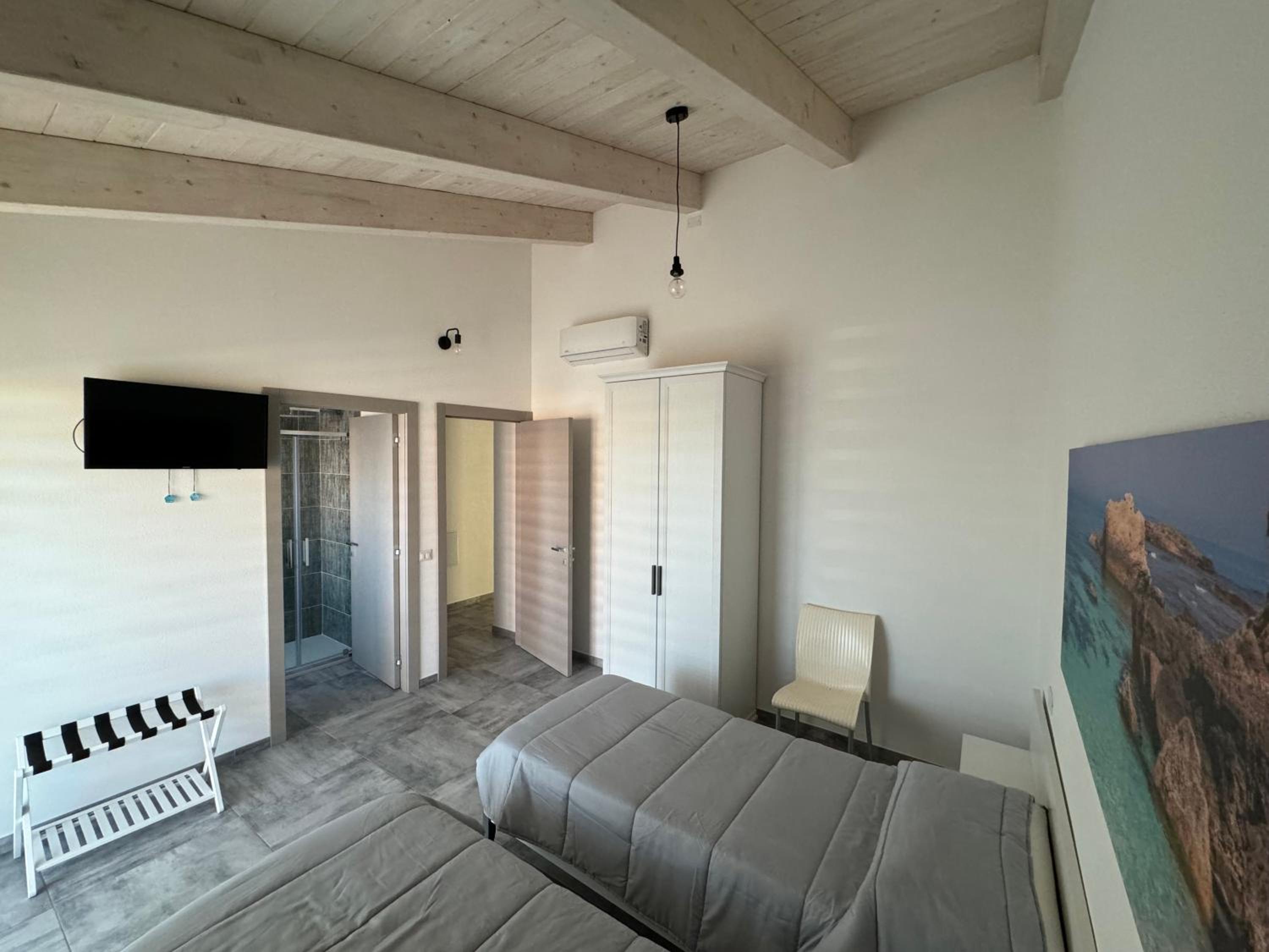 Twin Room with Private Bathroom
