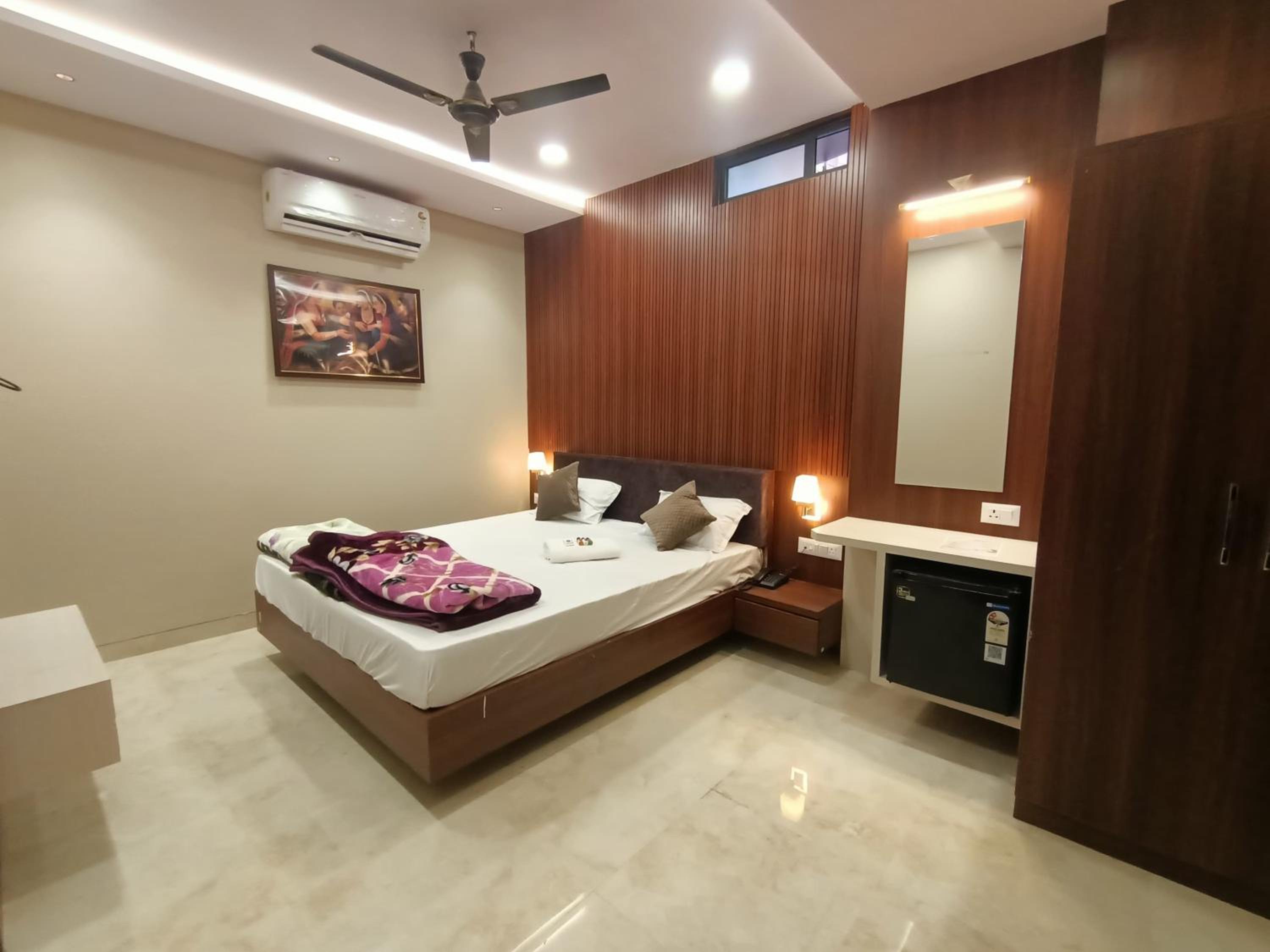 Deluxe Room - Photo 9
