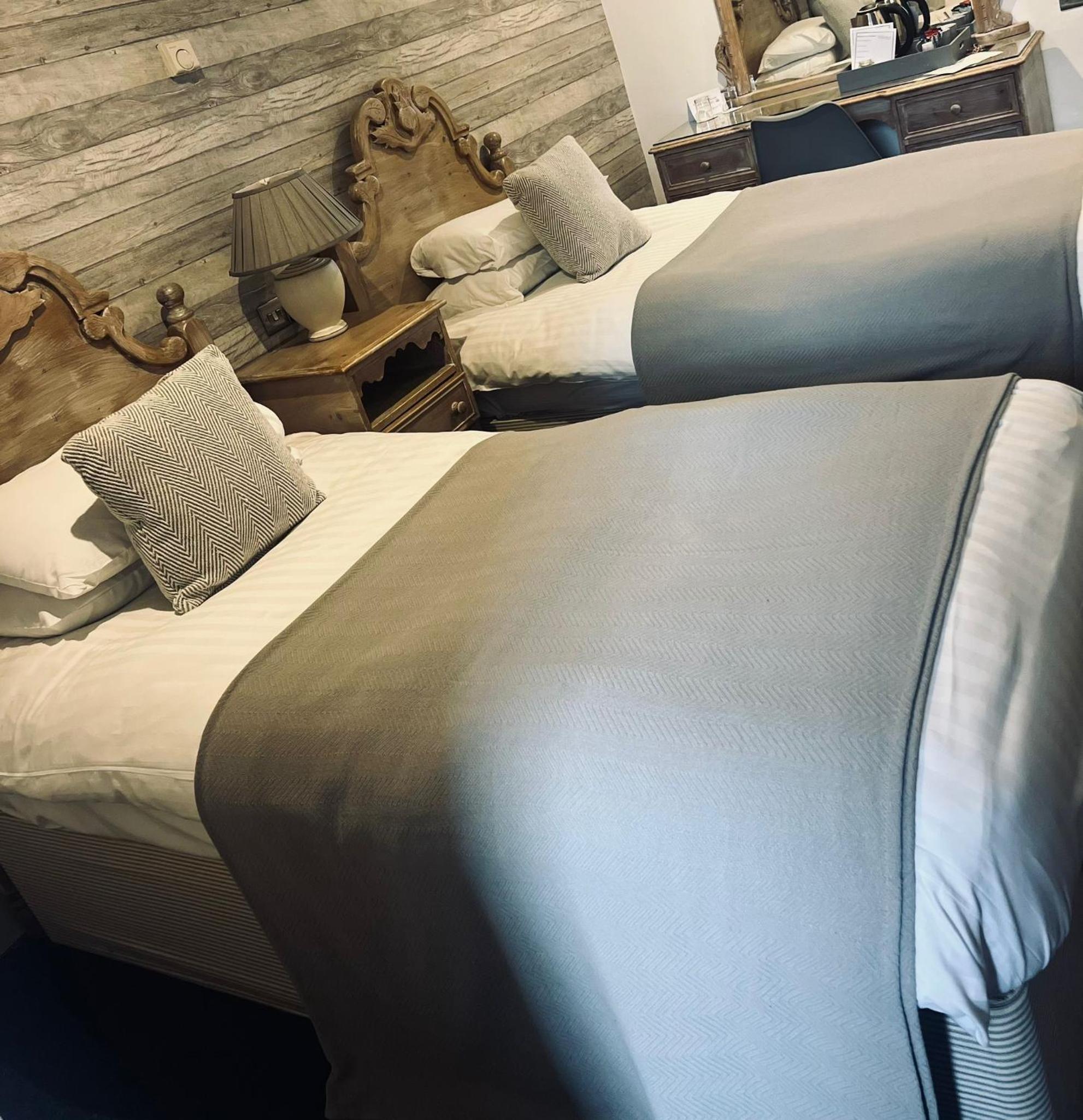 Twin Room - Photo 6