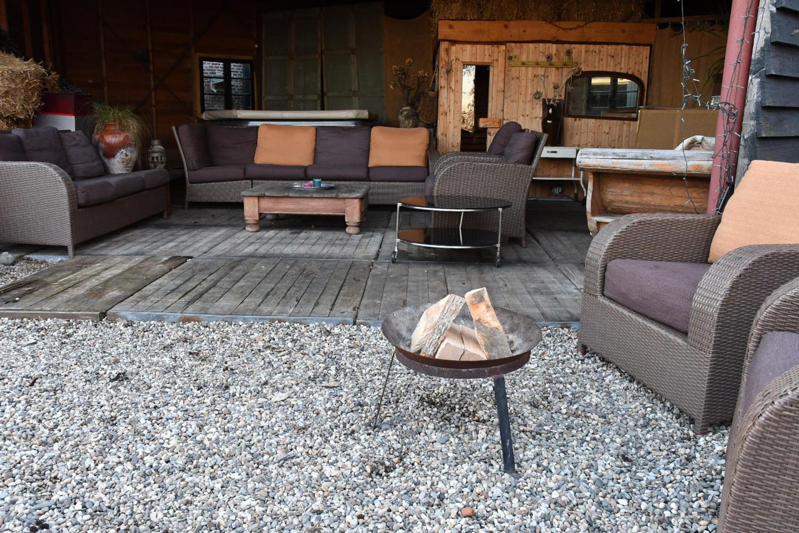 Villa photo 2