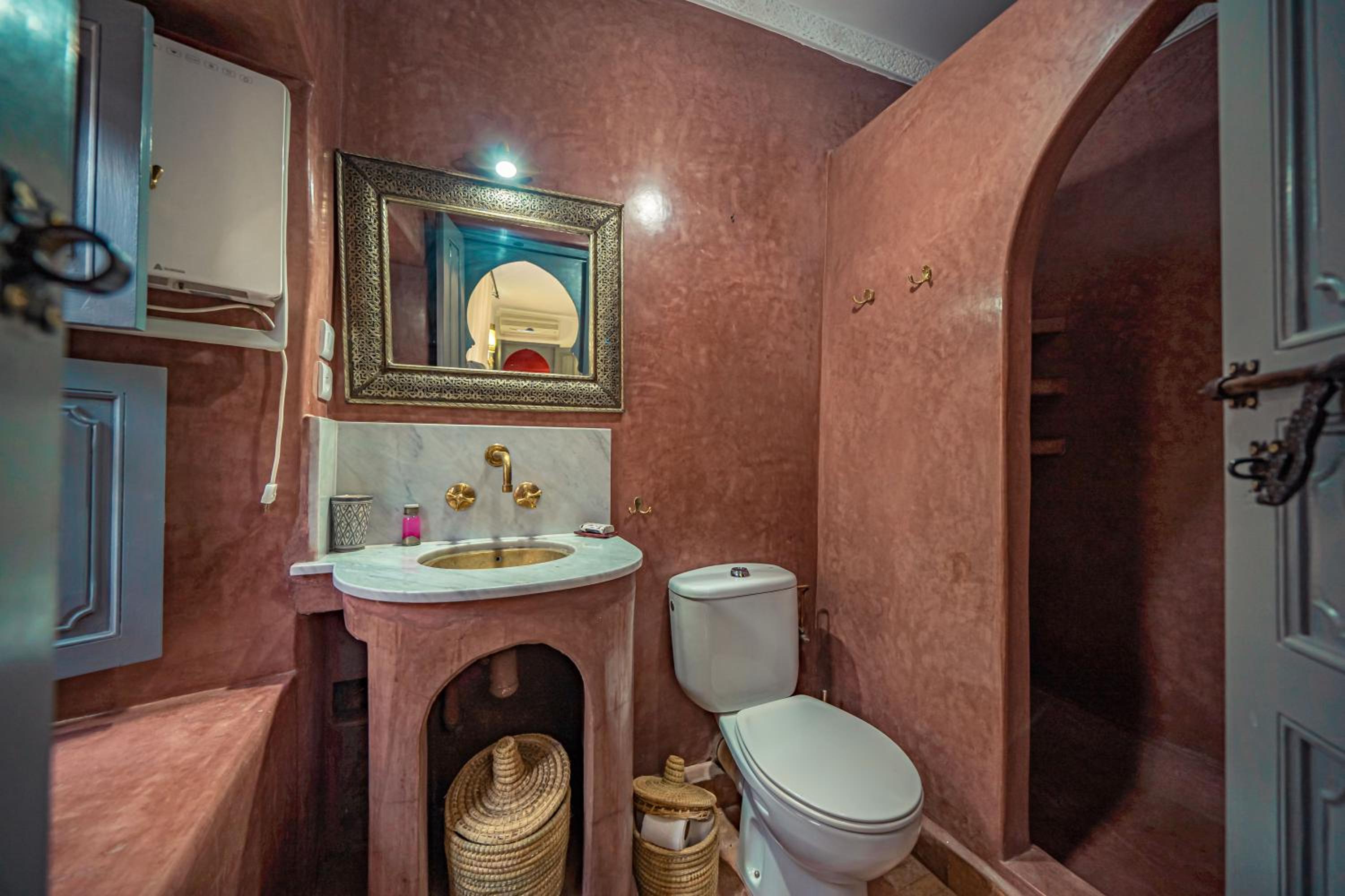 Deluxe Double or Twin Room with Balcony - Photo 5