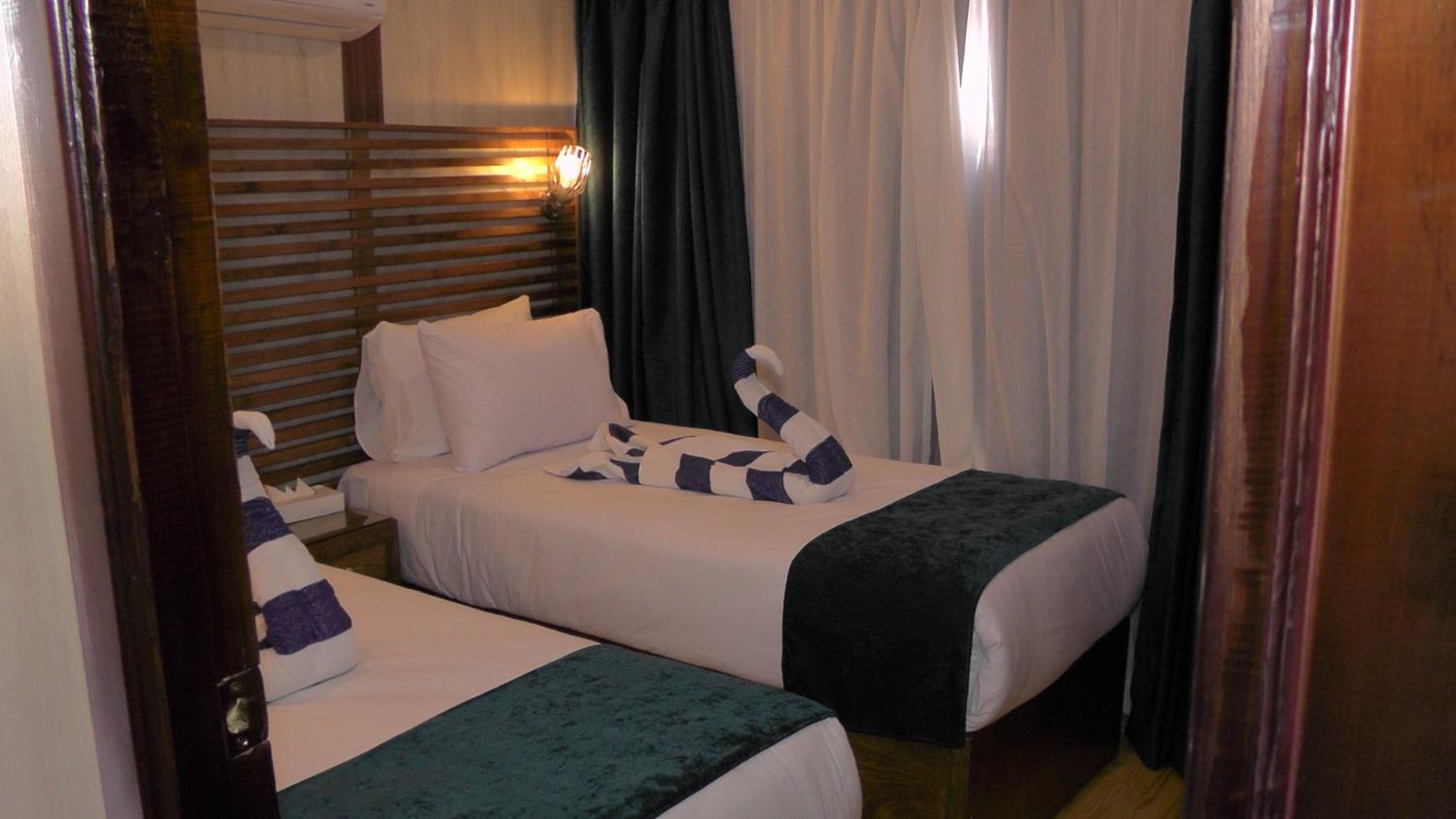Double Room with Private Bathroom photo 2