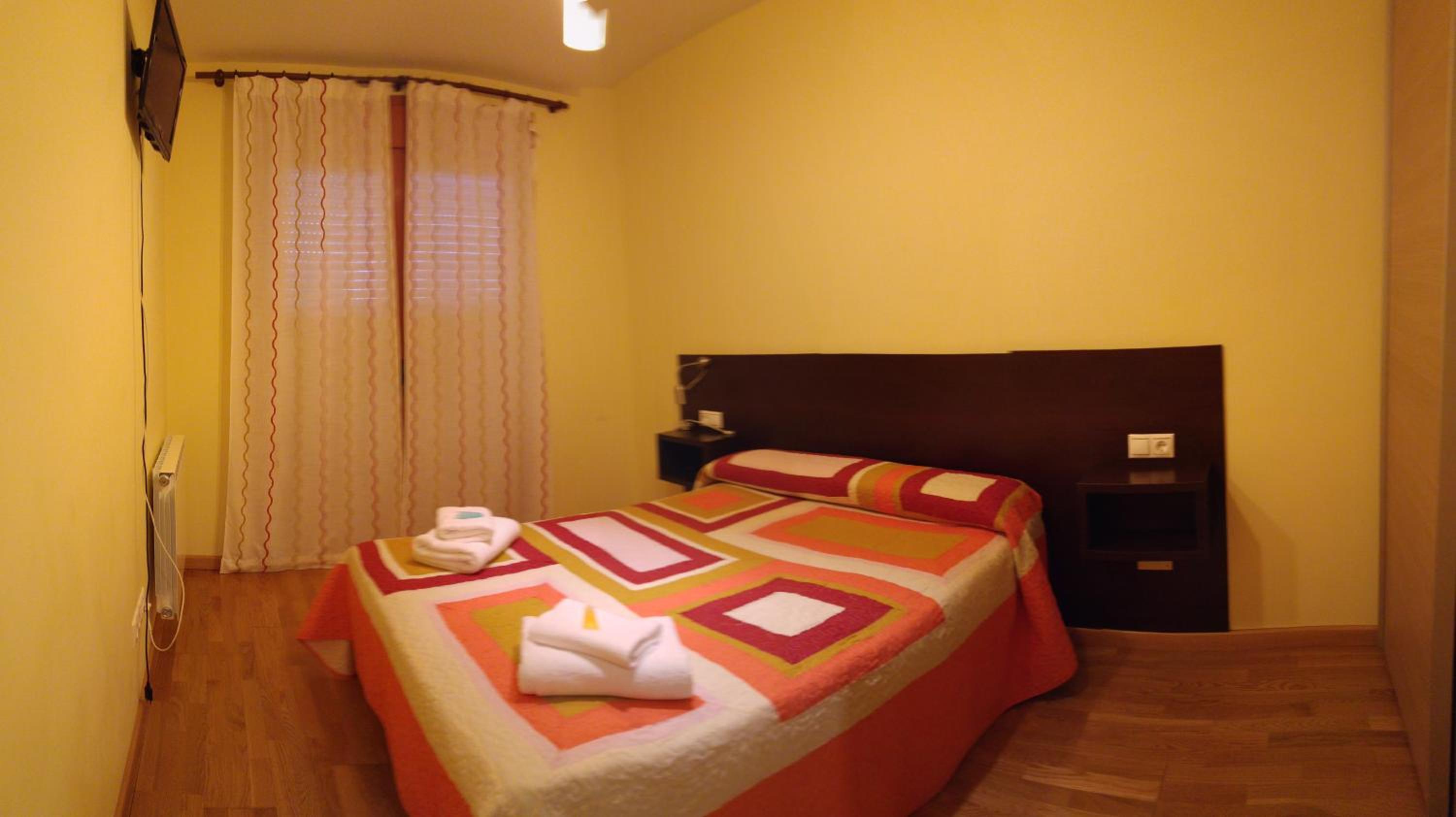 Double Room - Photo 5