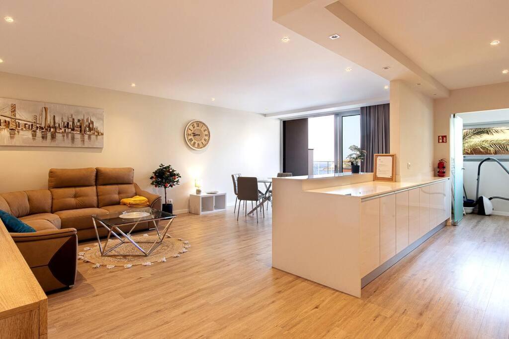 One-Bedroom Apartment photo 1