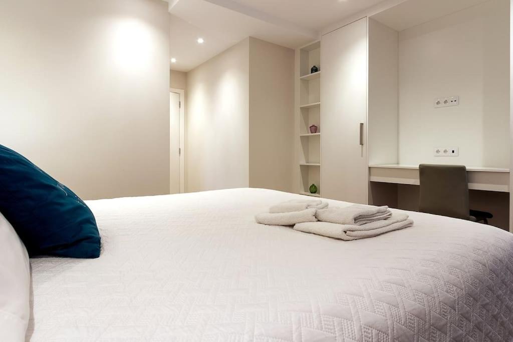 One-Bedroom Apartment photo 2