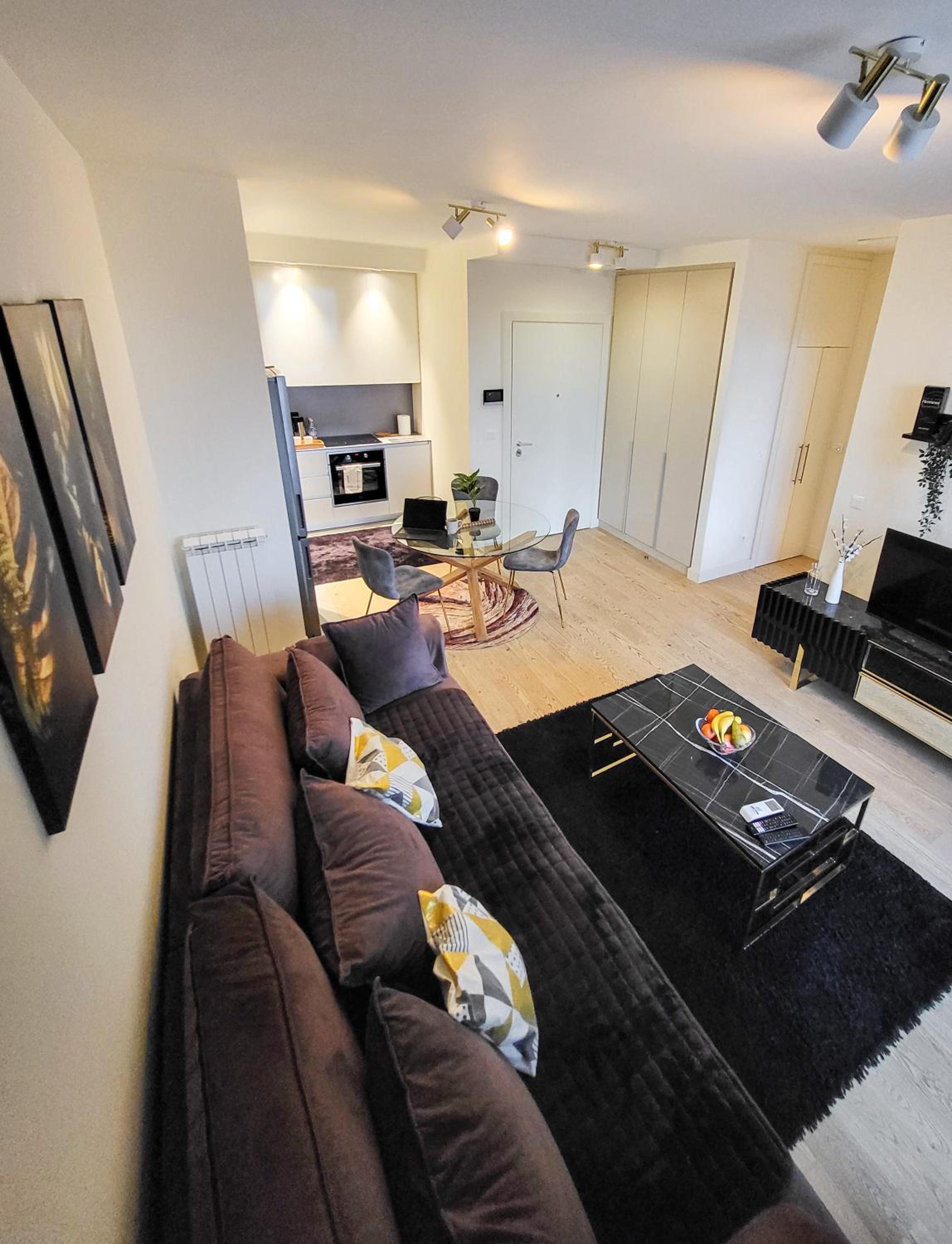 One-Bedroom Apartment