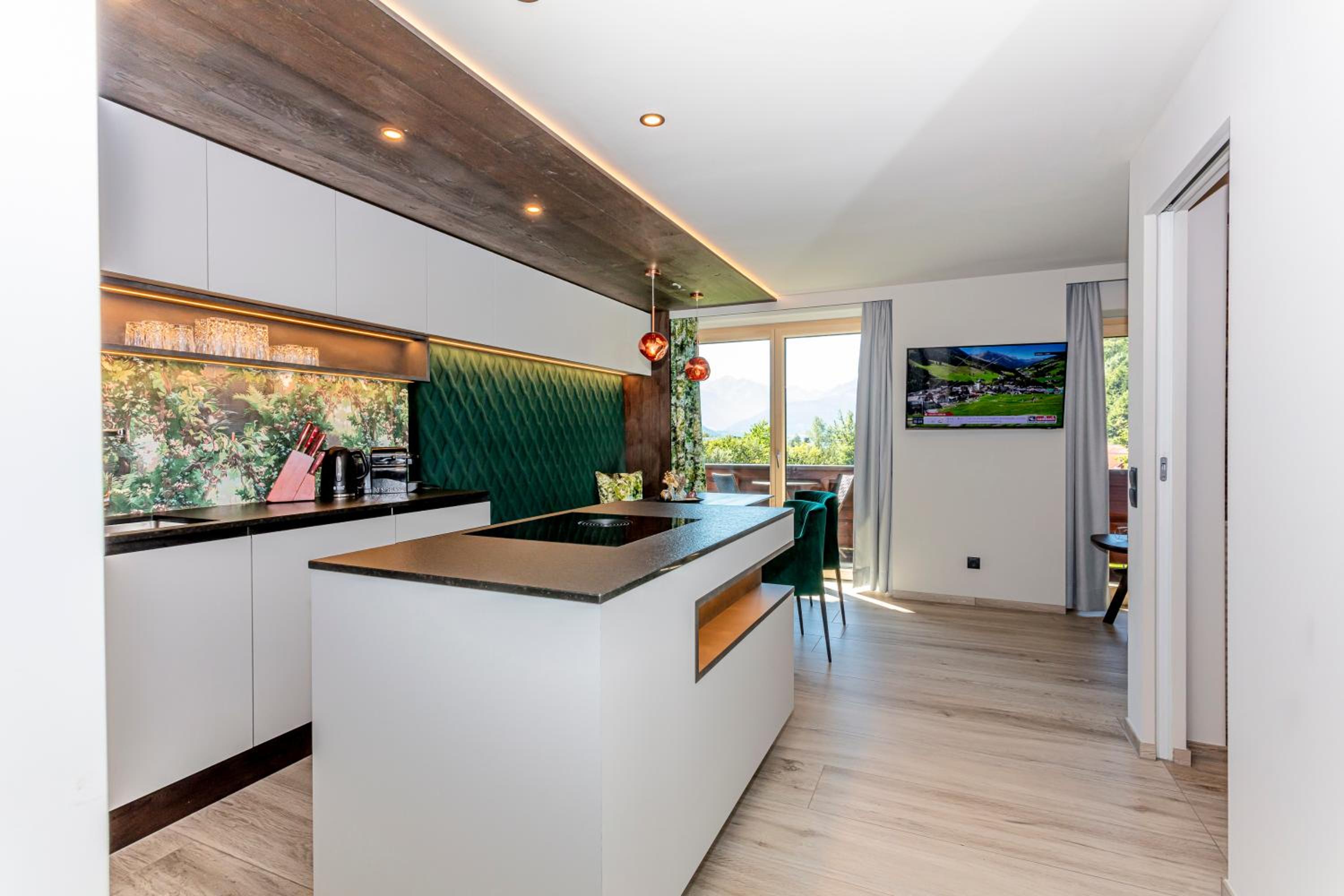 Apartment with Balcony - Photo 11