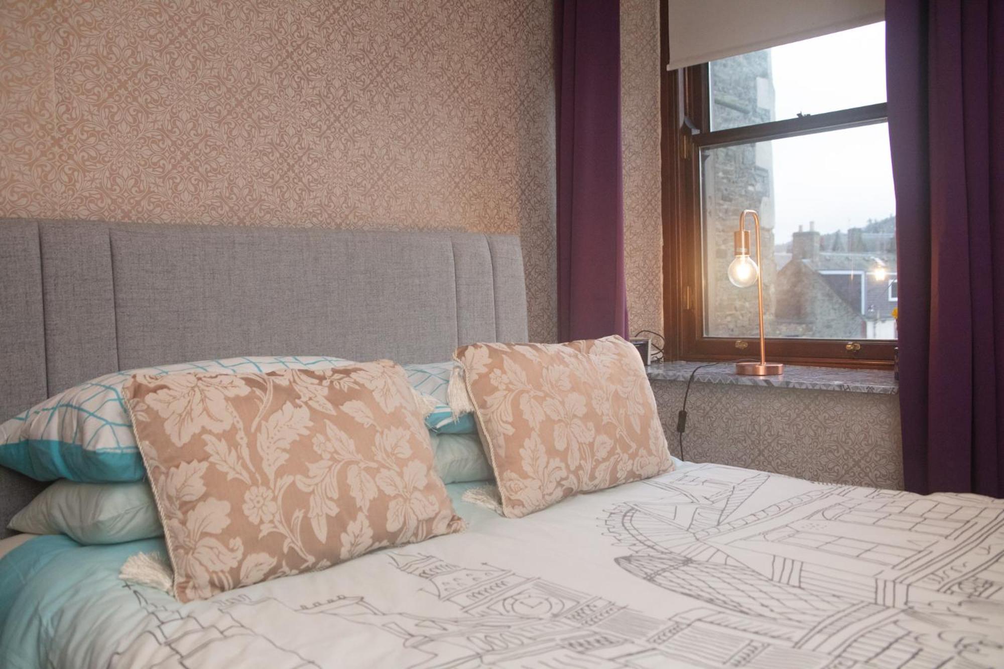 One-Bedroom Apartment - Photo 6