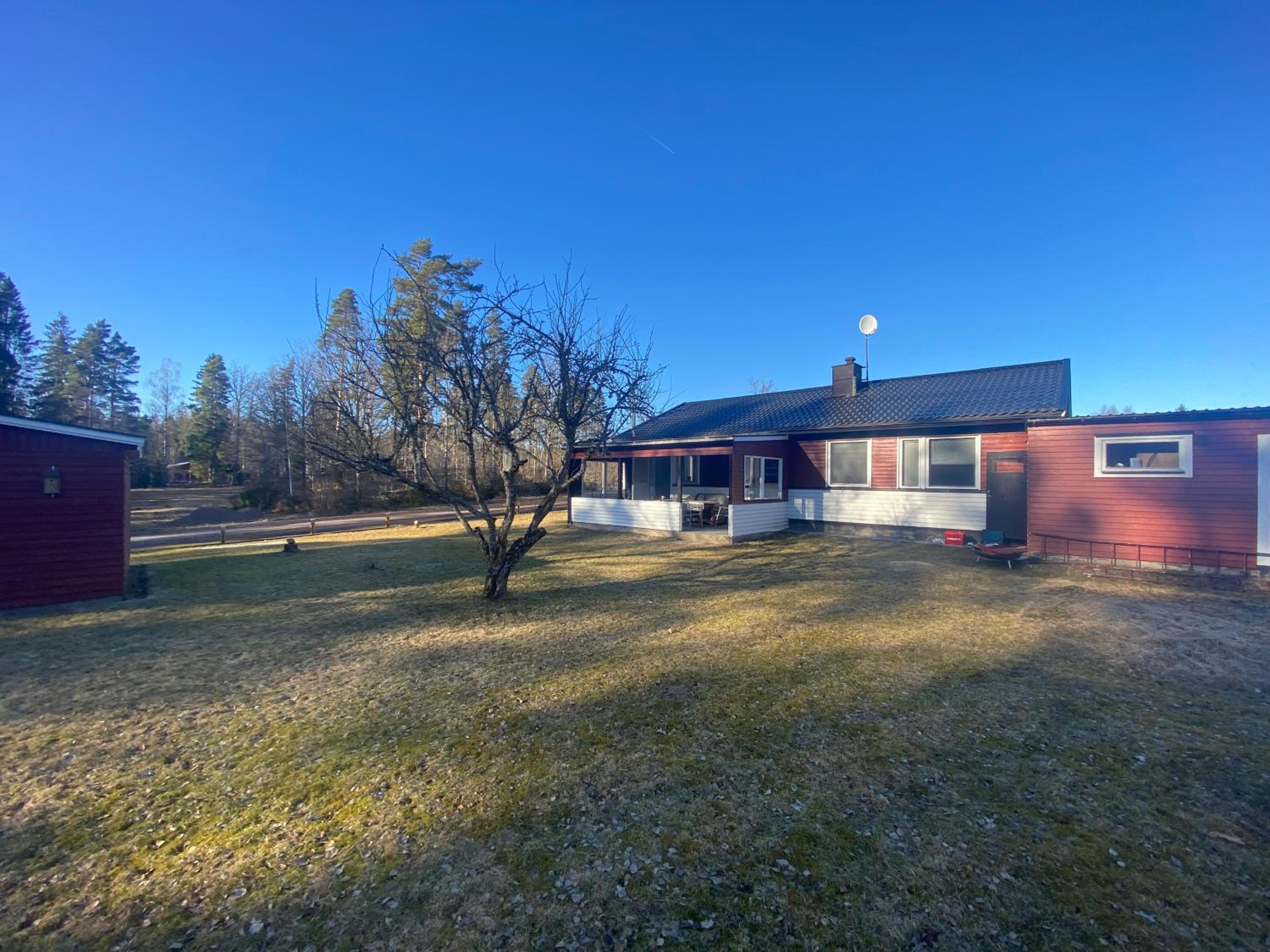 Three-Bedroom House photo 1