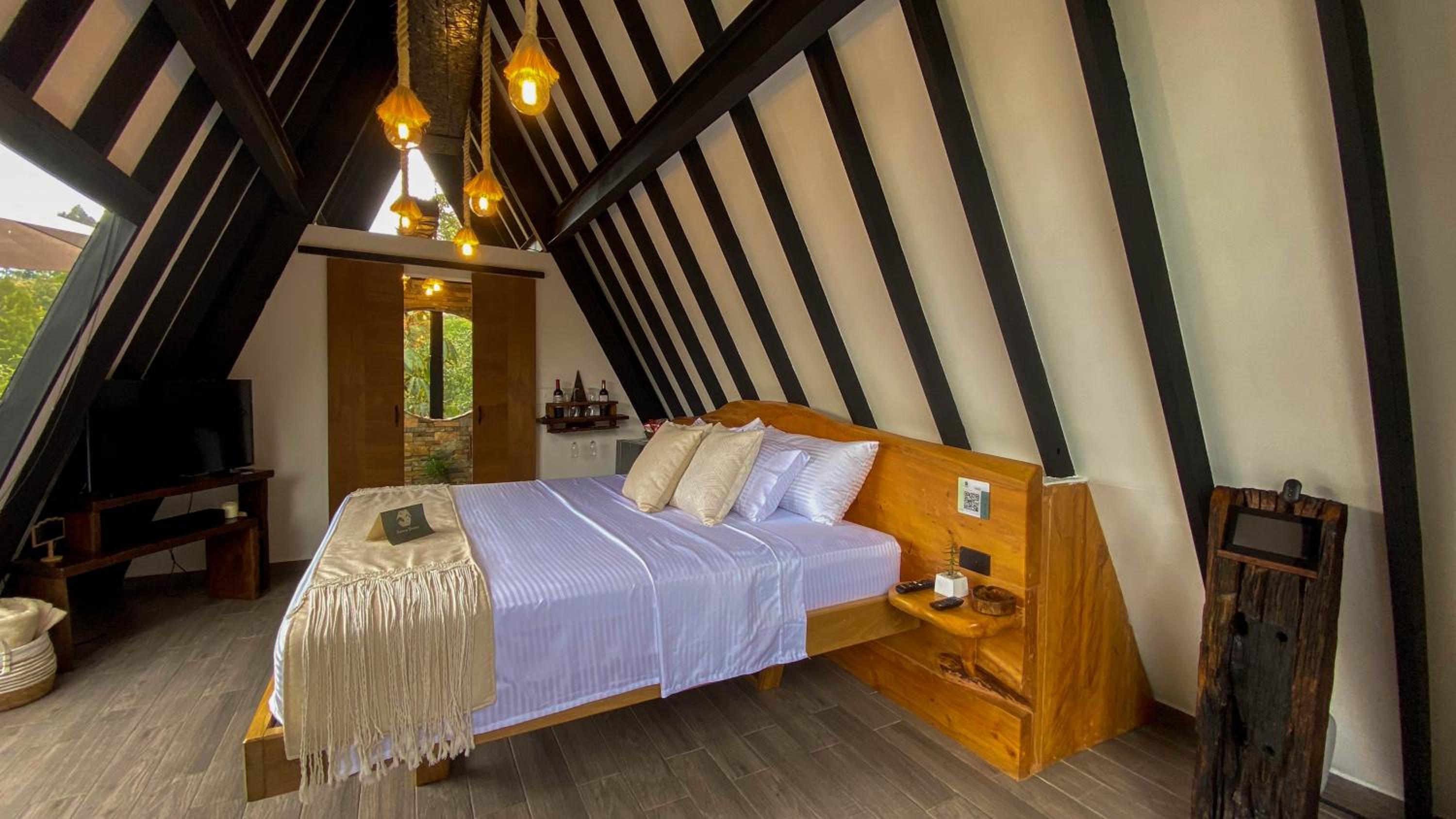 Double Room with Spa Bath photo 2