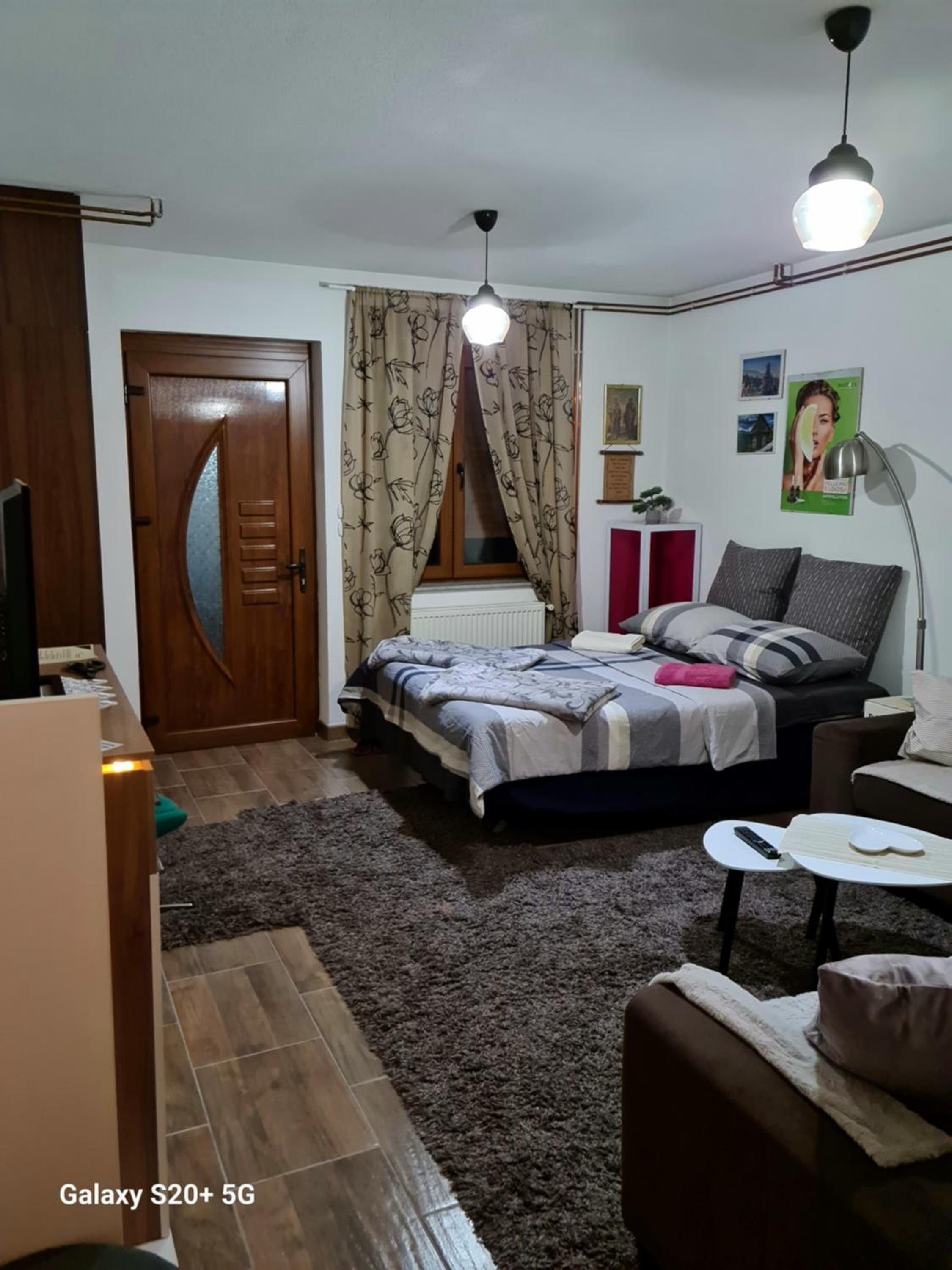 One-Bedroom Apartment photo 1