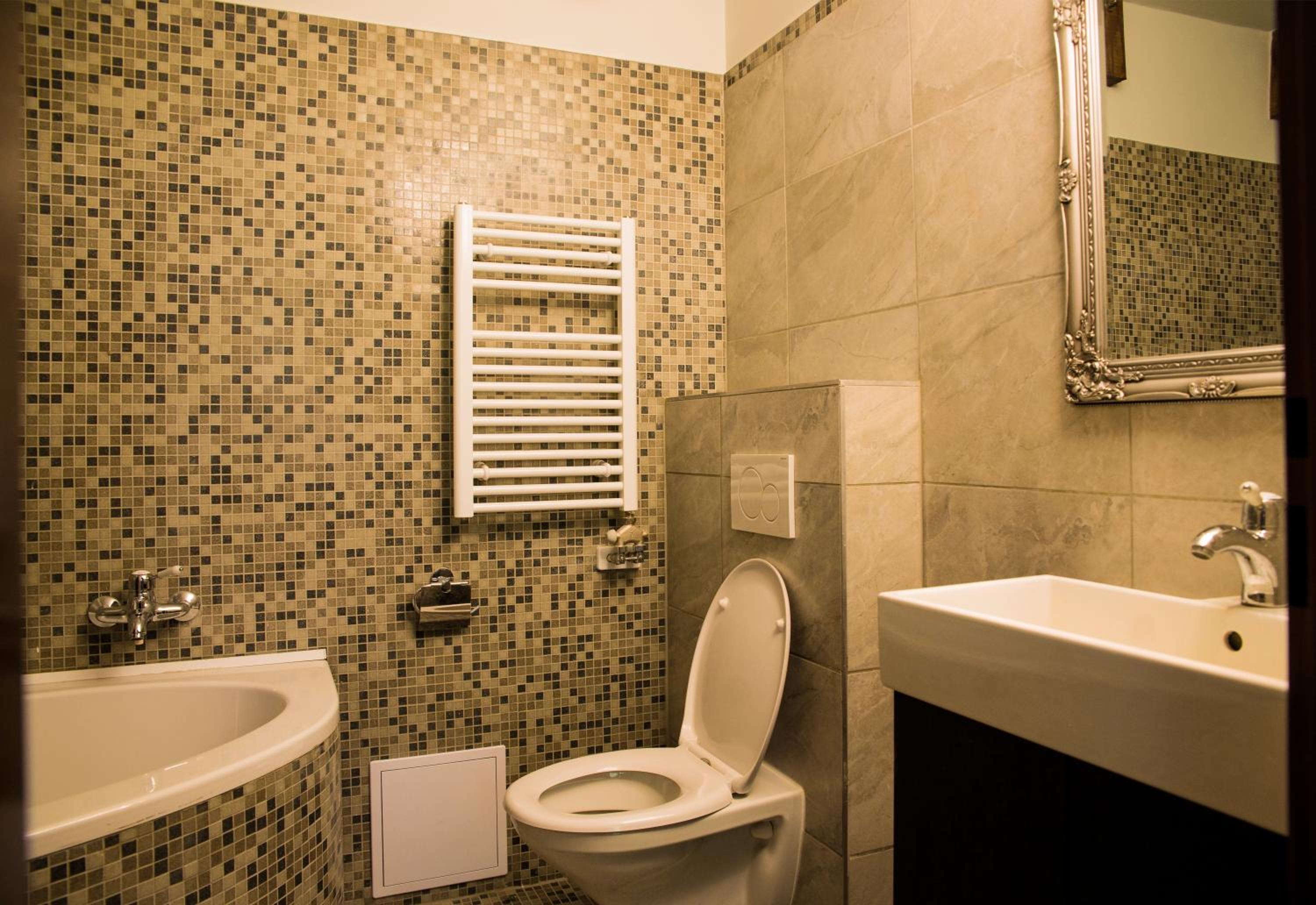 King room with Bath and Patio - Photo 5