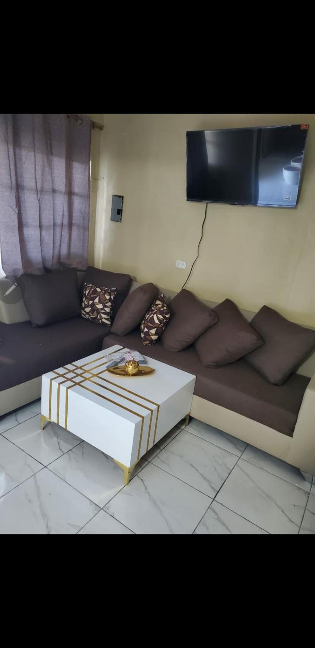 One-Bedroom House photo 2