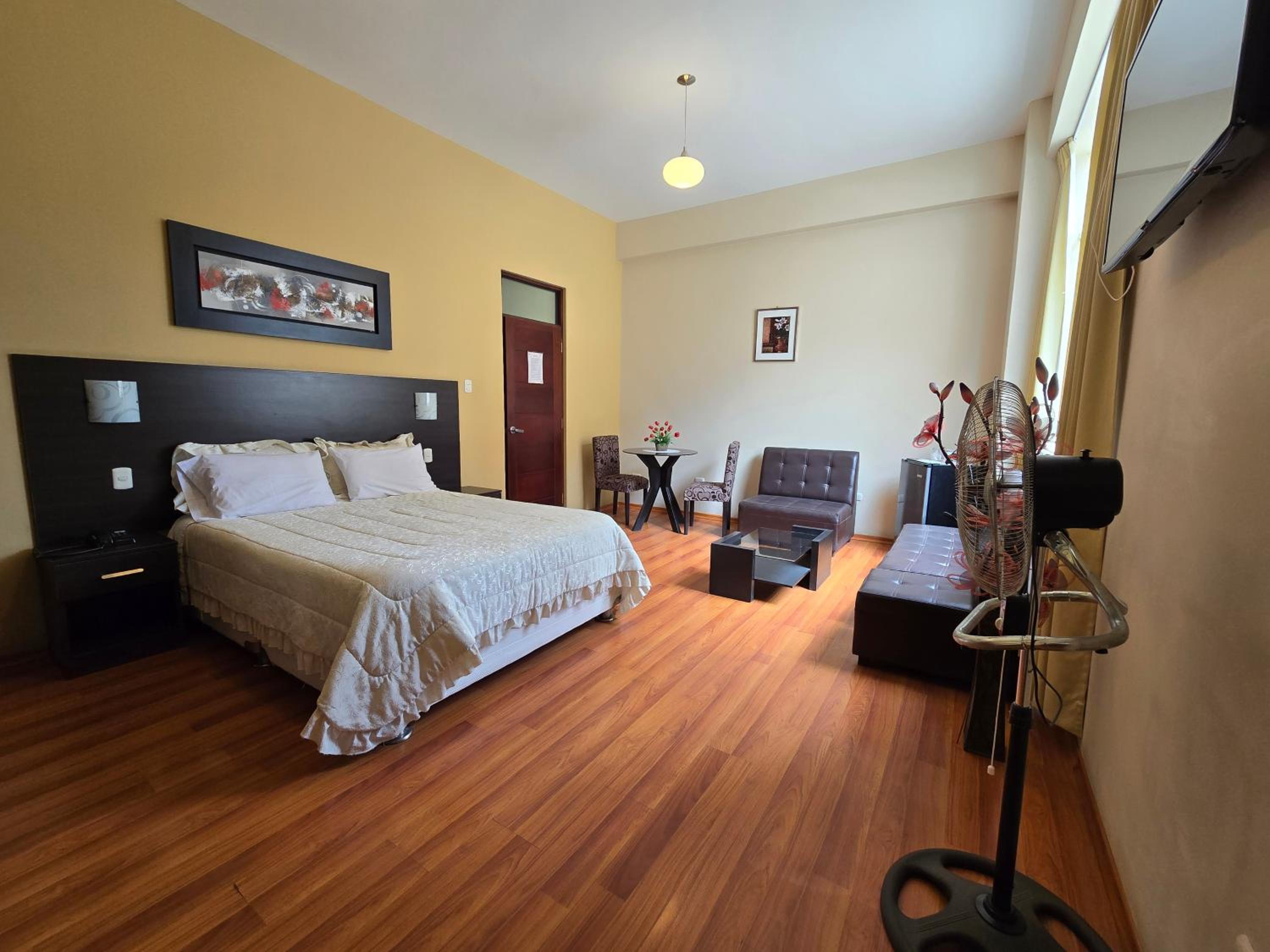 Queen Suite with Spa Bath photo 1