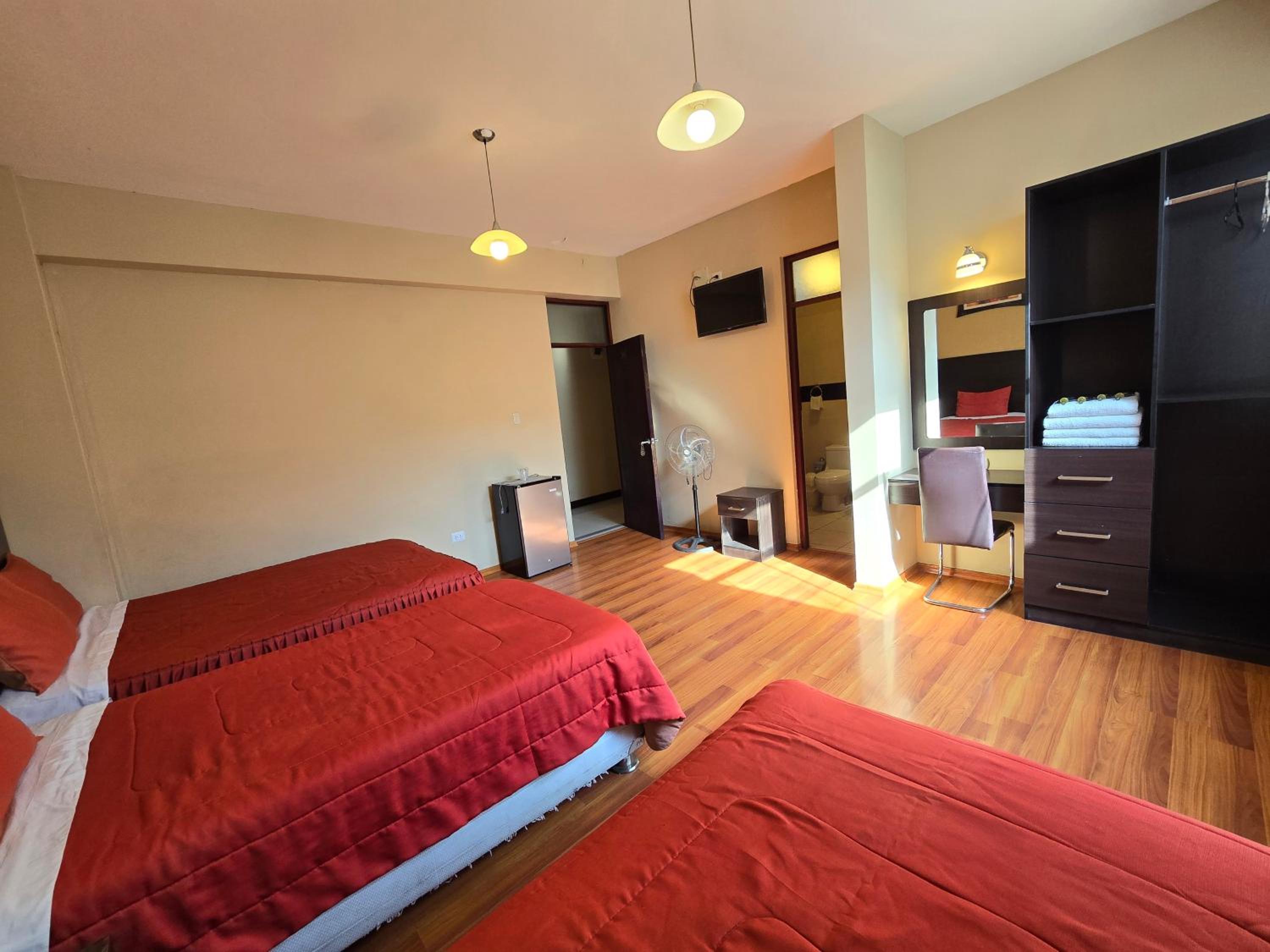 Quadruple Room with Private Bathroom photo 2