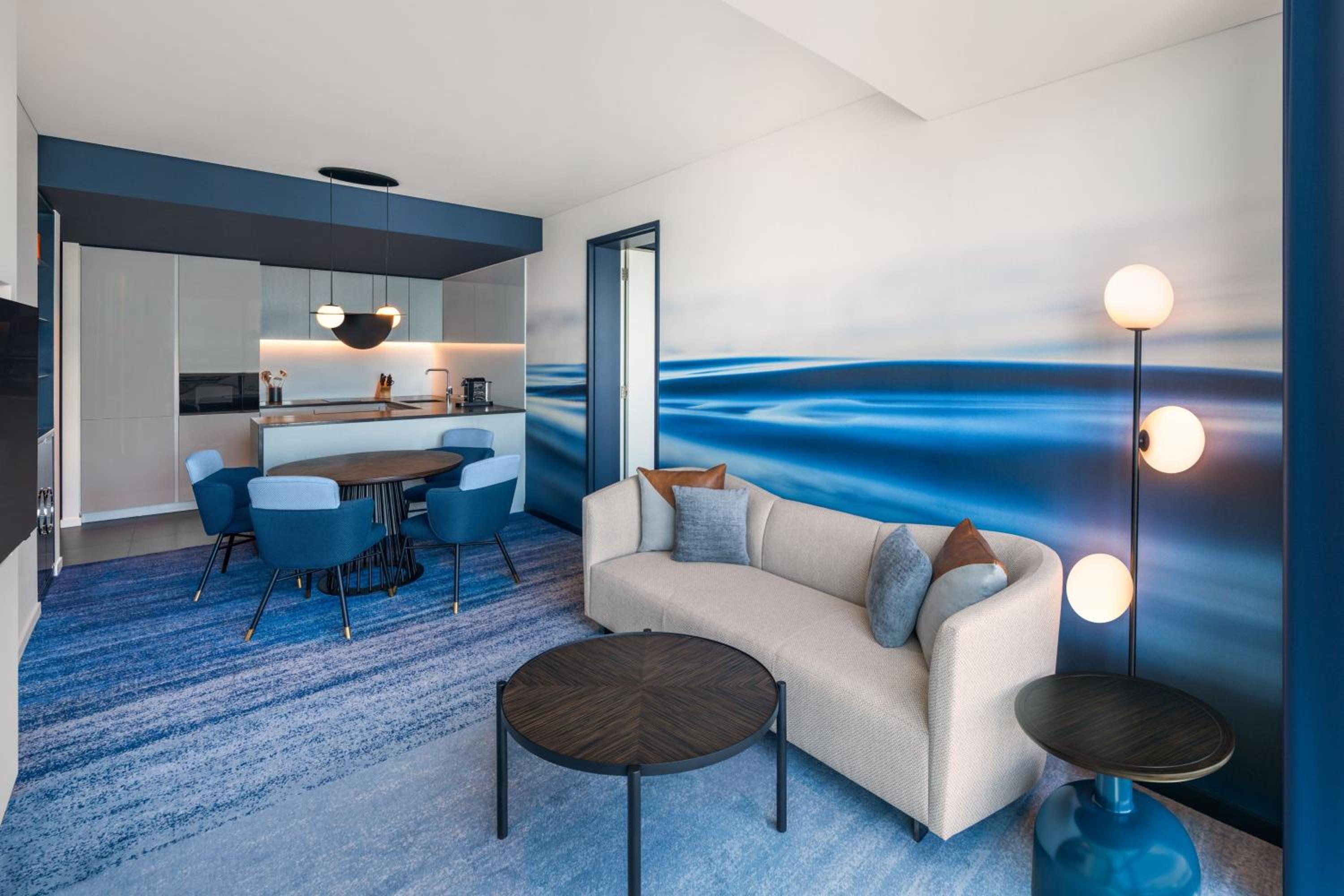 2 Bedroom Larger Apartment, 1 King, 1 Queen, City View