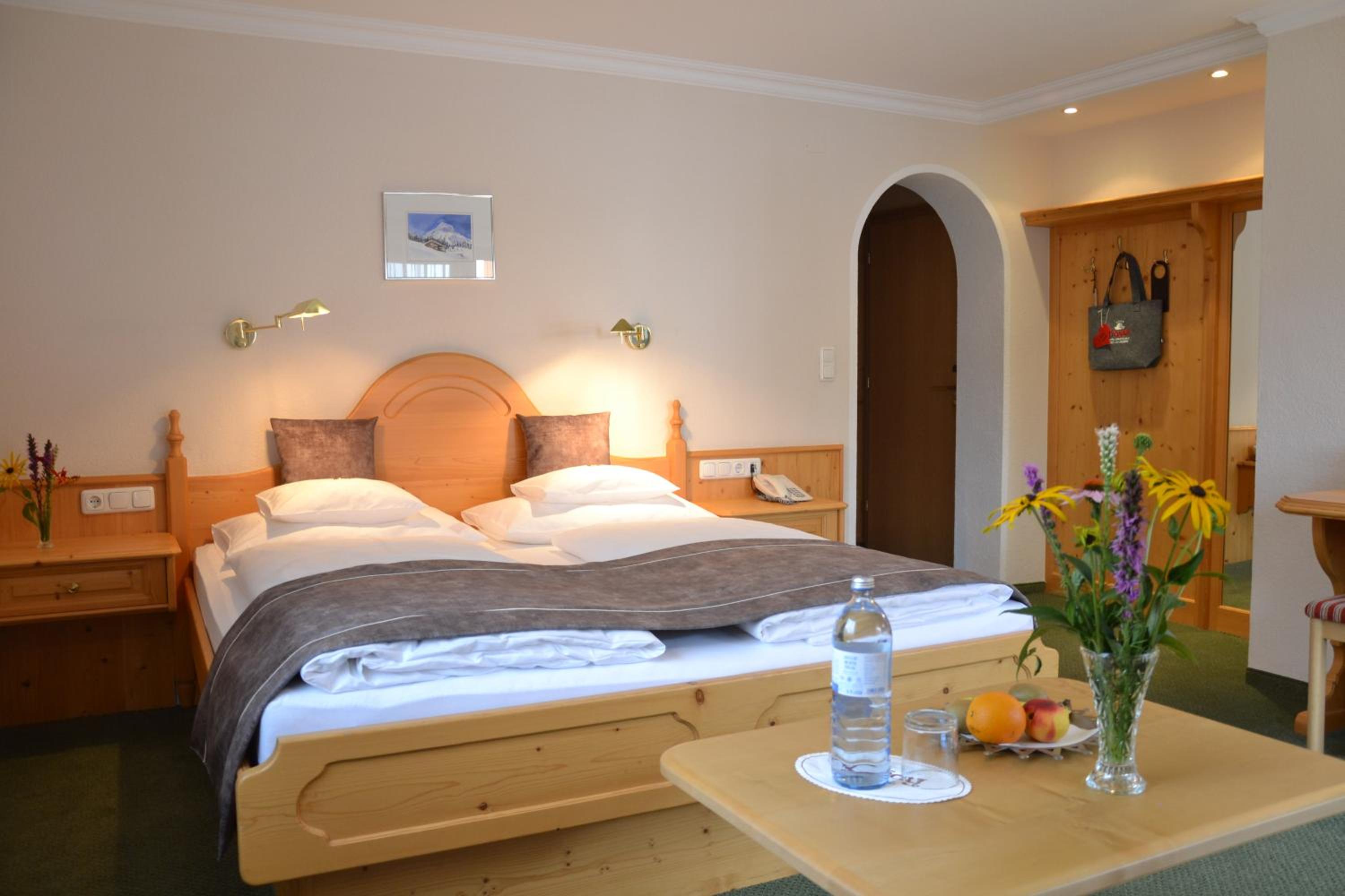 Superior Double Room with Balcony - Photo 1