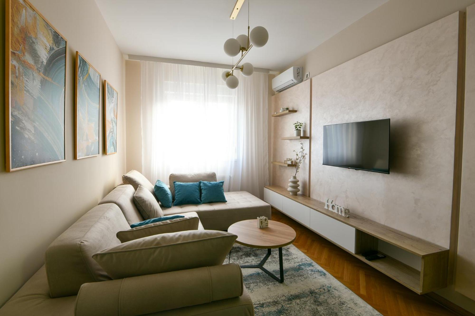 One-Bedroom Apartment photo 1