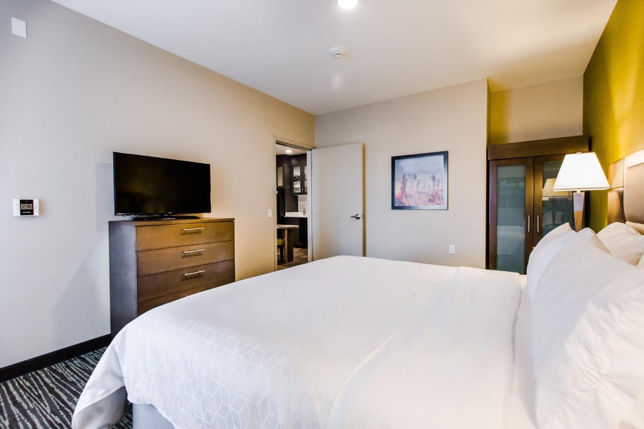 One-Bedroom King Suite