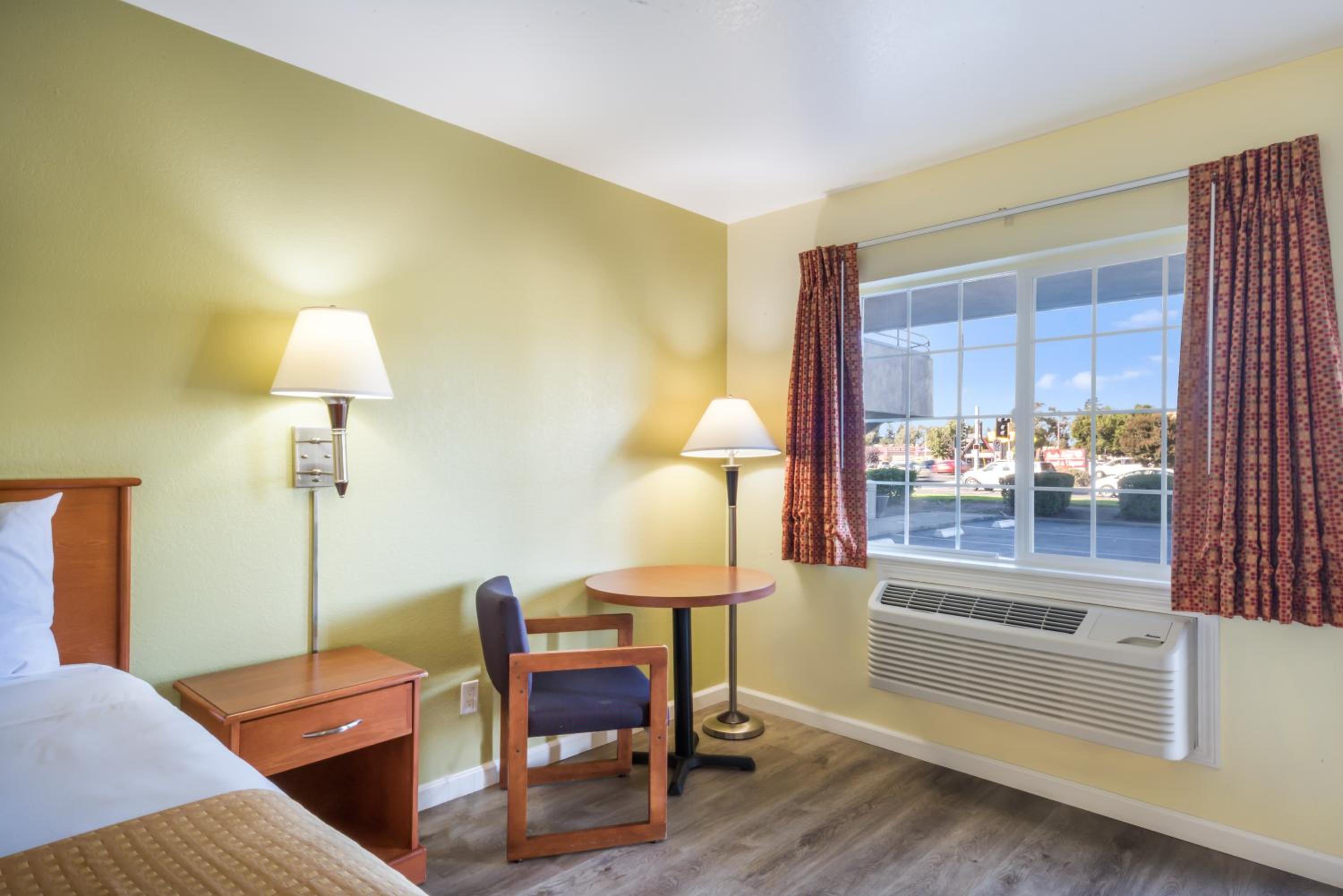Queen Room - Photo 1