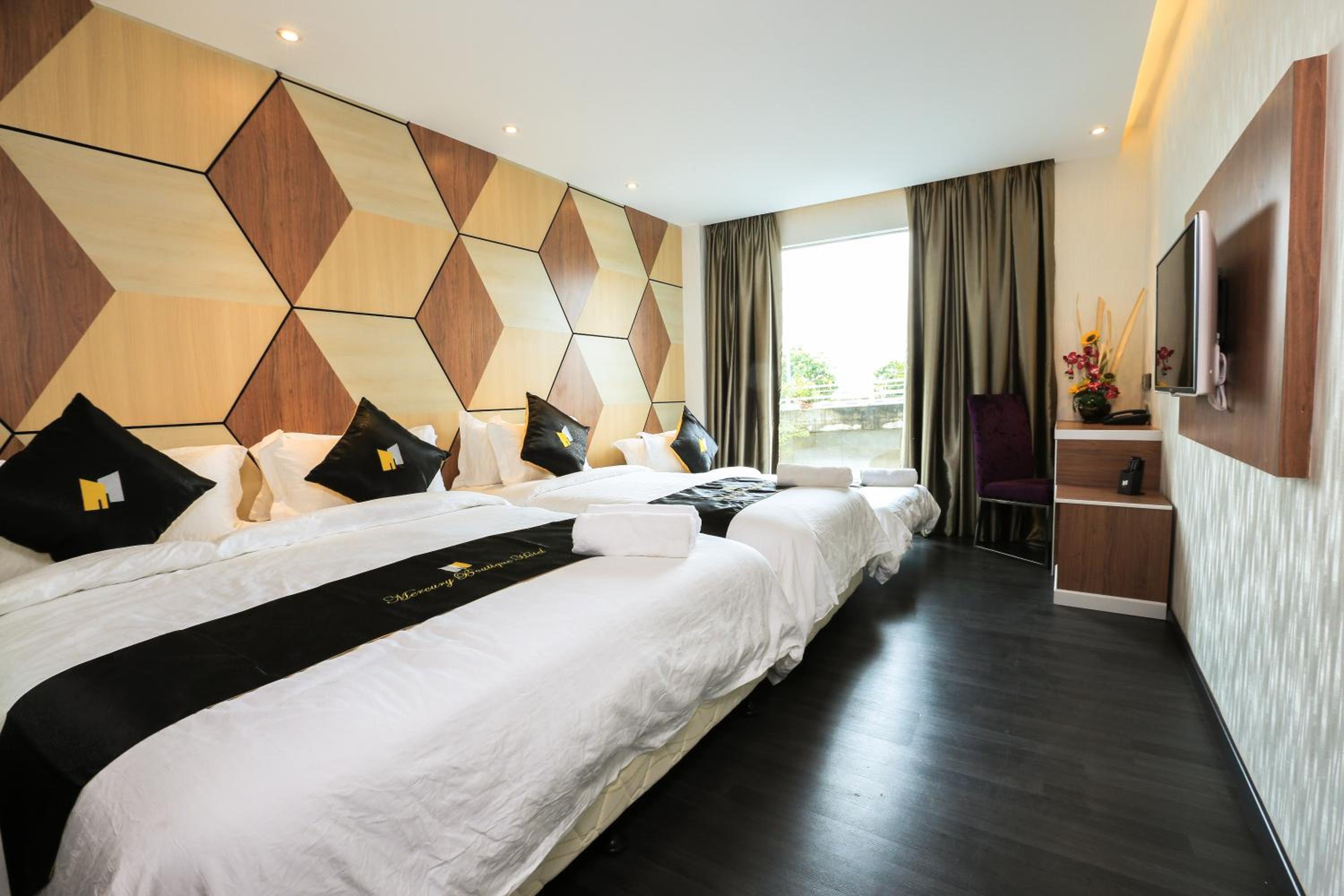 Deluxe Family Room (4 Adults Promo 2) photo 3