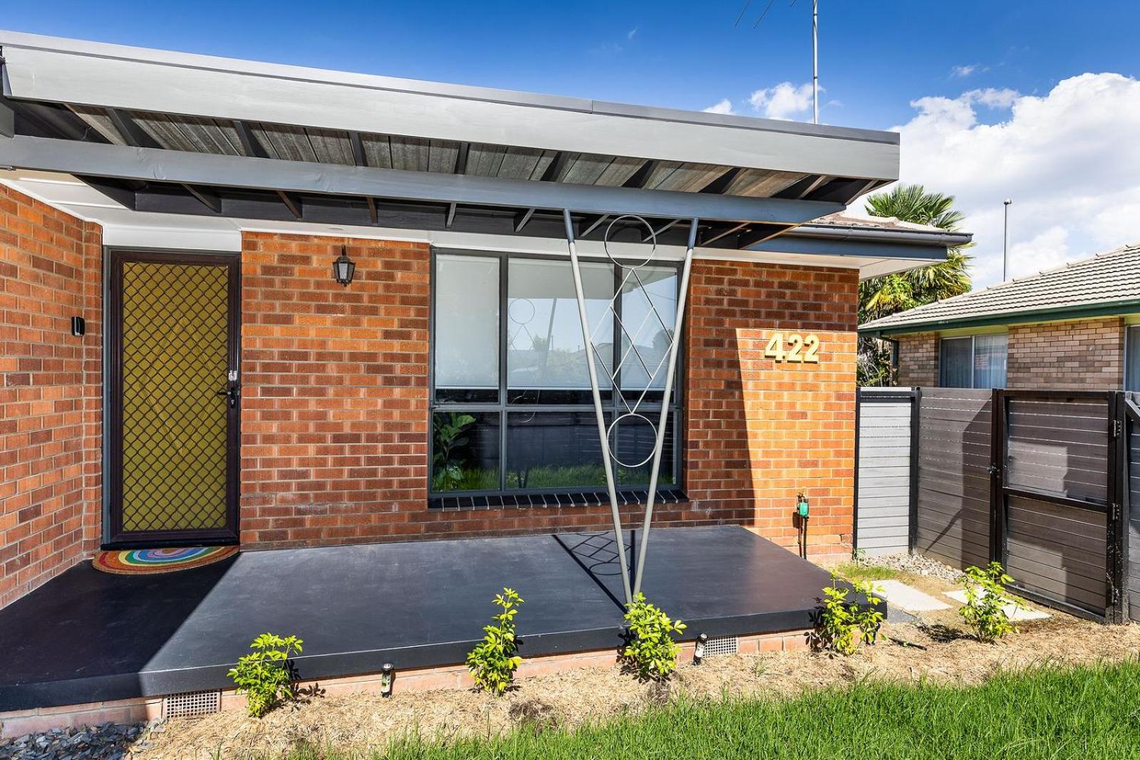 Three-Bedroom House photo 3