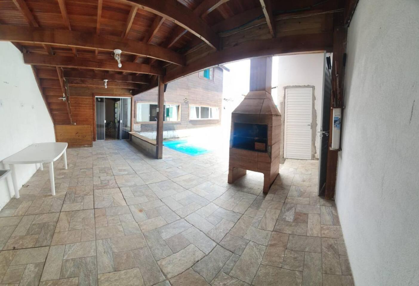 Three-Bedroom House photo 2