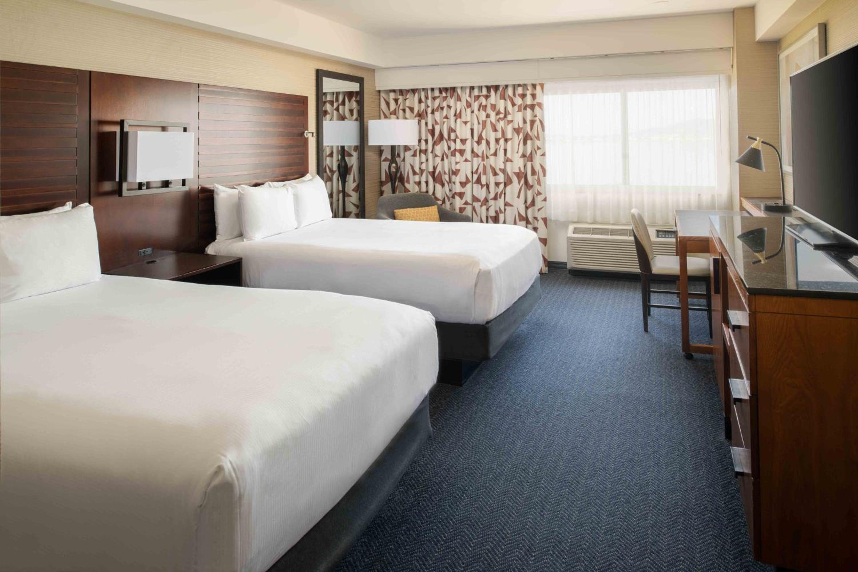Double Room with Two Double Beds - Hearing Access - Photo 3
