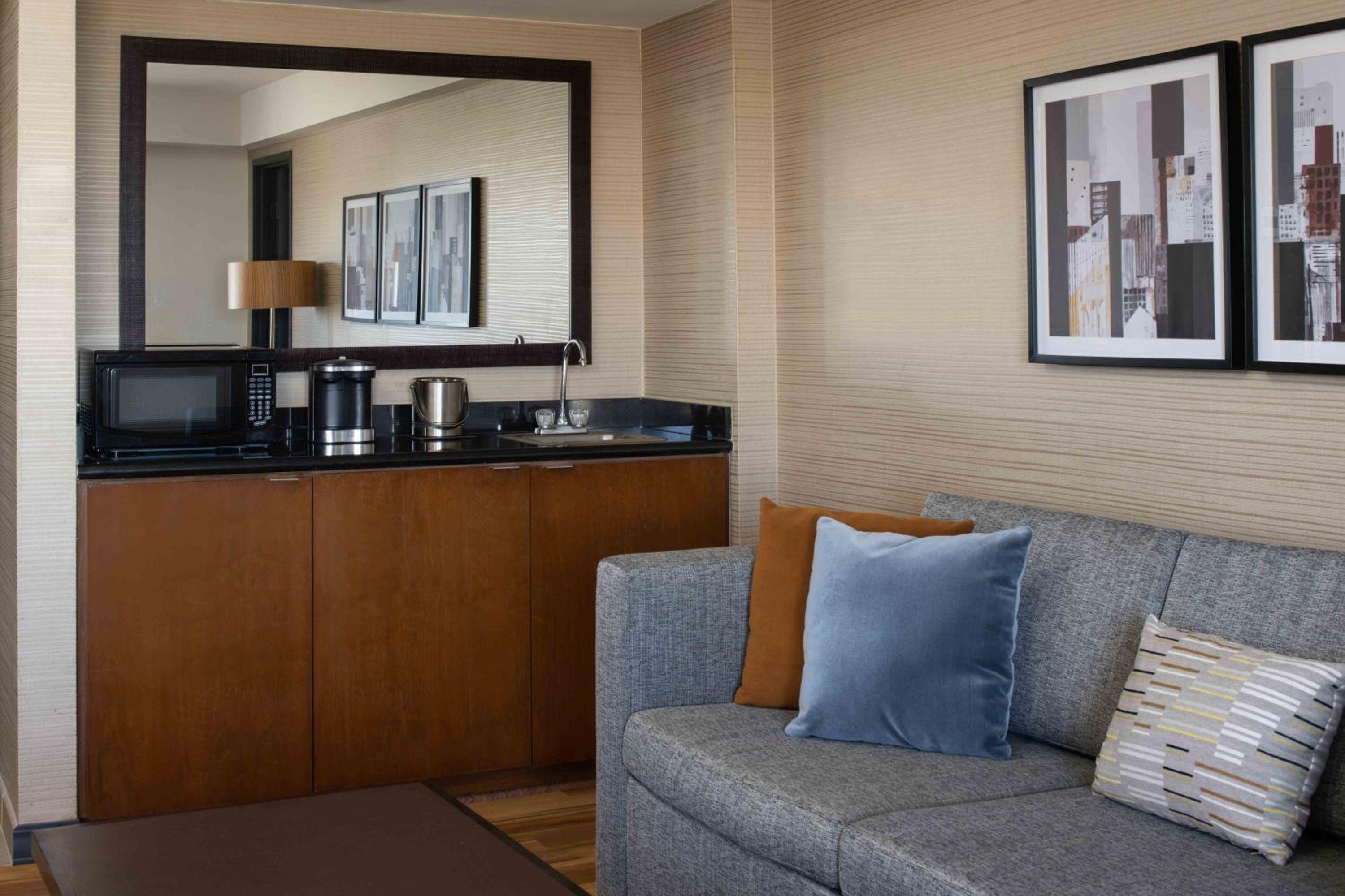 King Suite - Photo 7