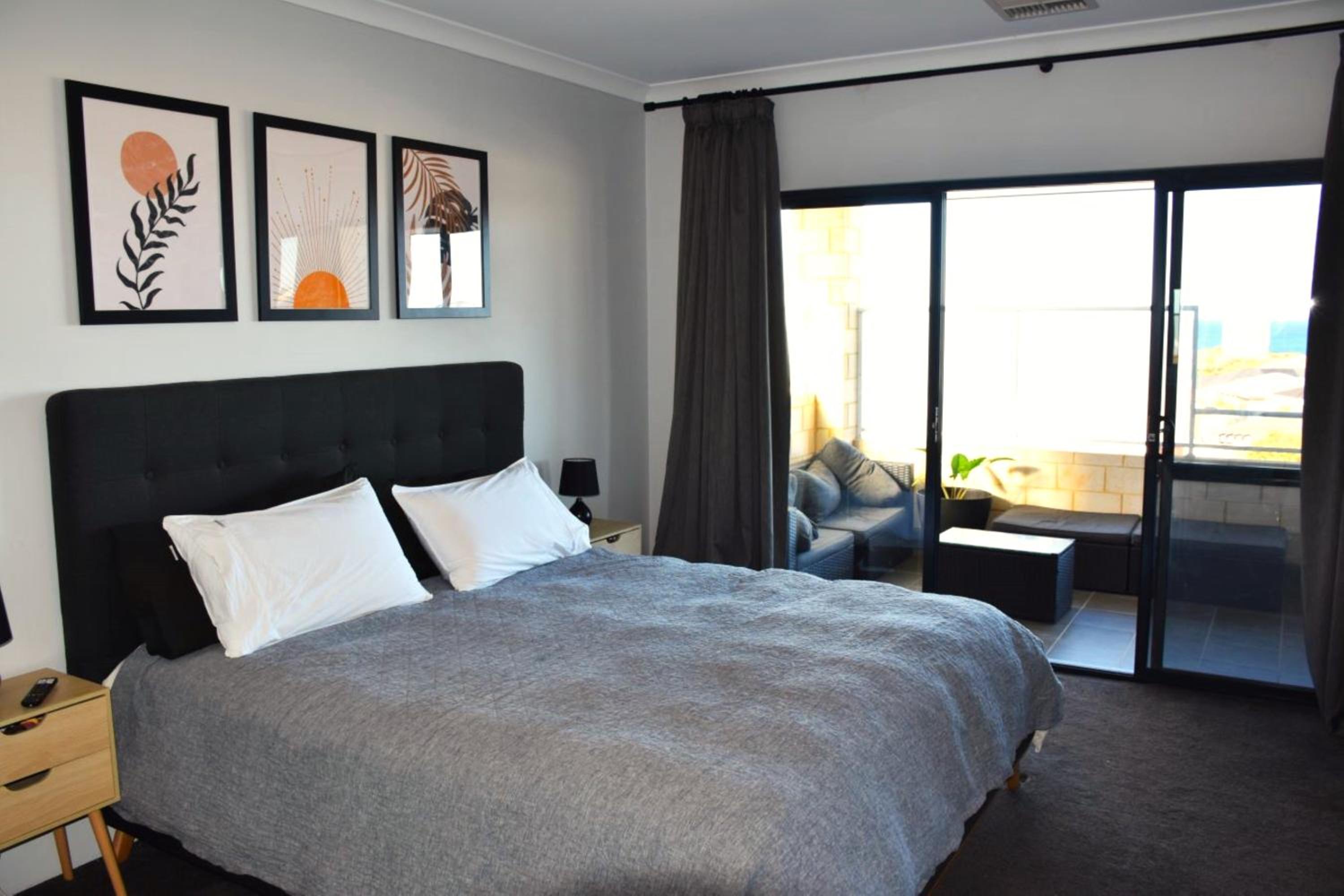 Four-Bedroom House photo 2