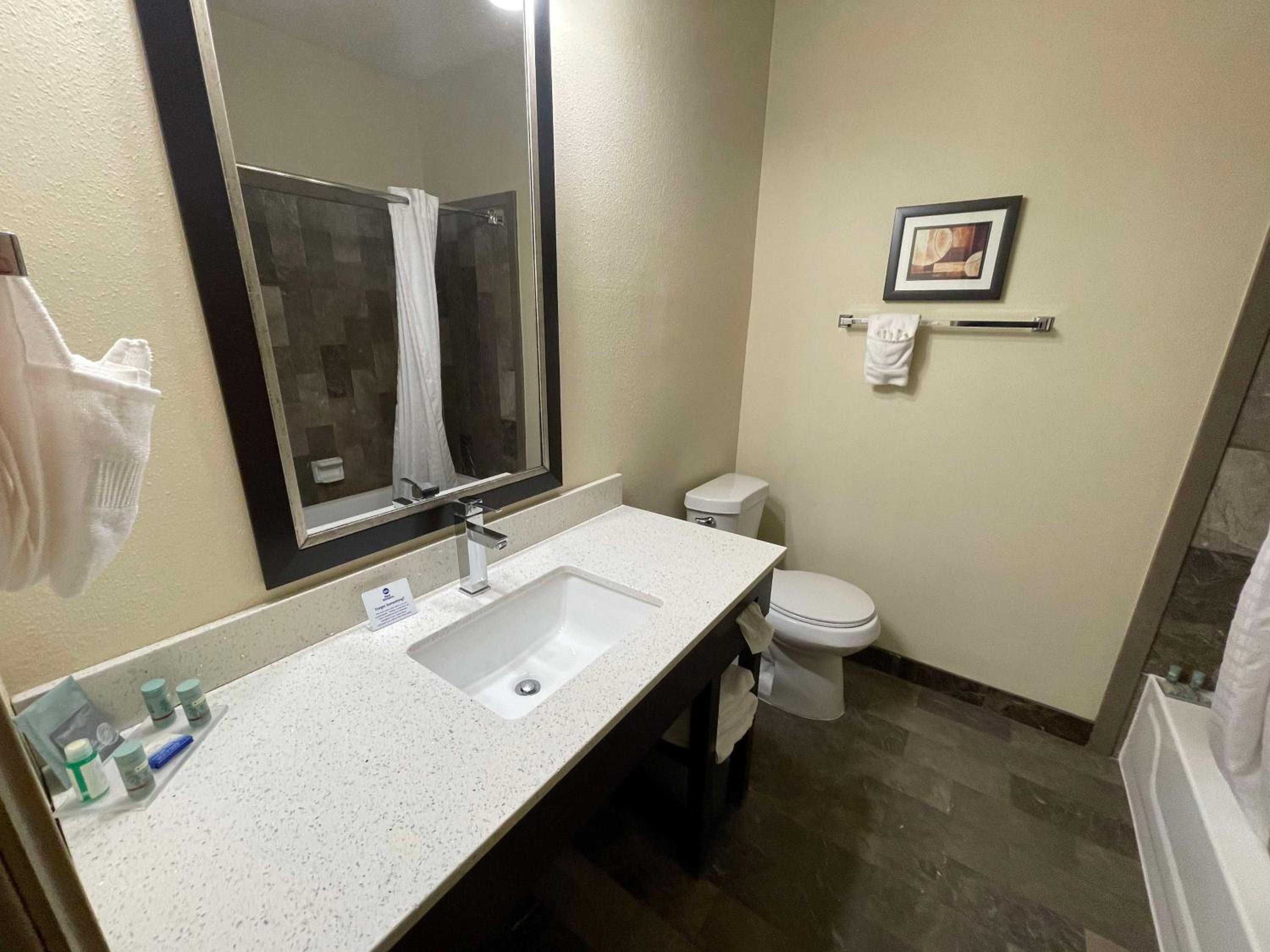 King Room - Non-Smoking - Photo 2