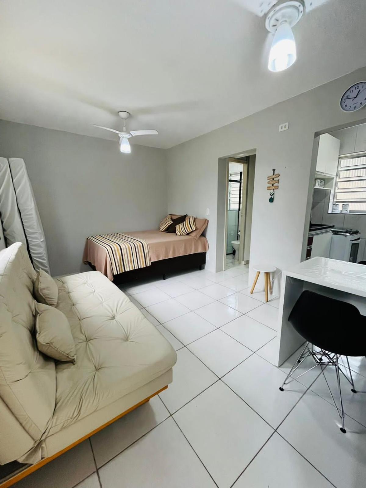 One-Bedroom Apartment photo 1