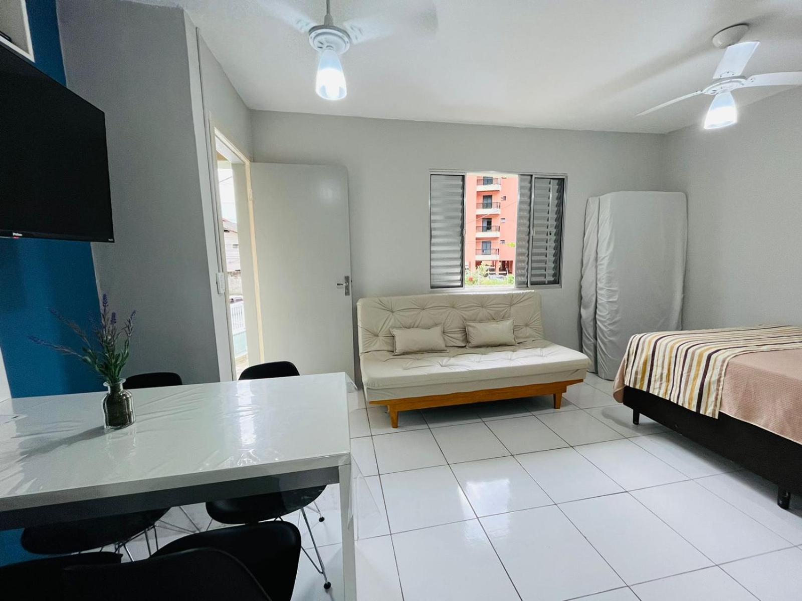 One-Bedroom Apartment photo 3