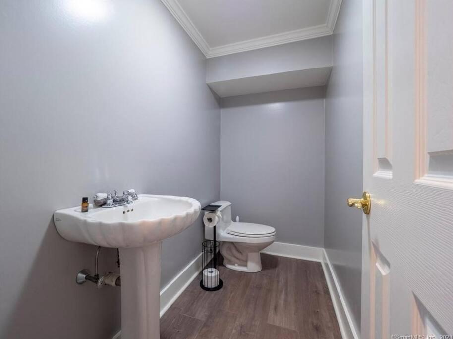 Four-Bedroom House photo 2