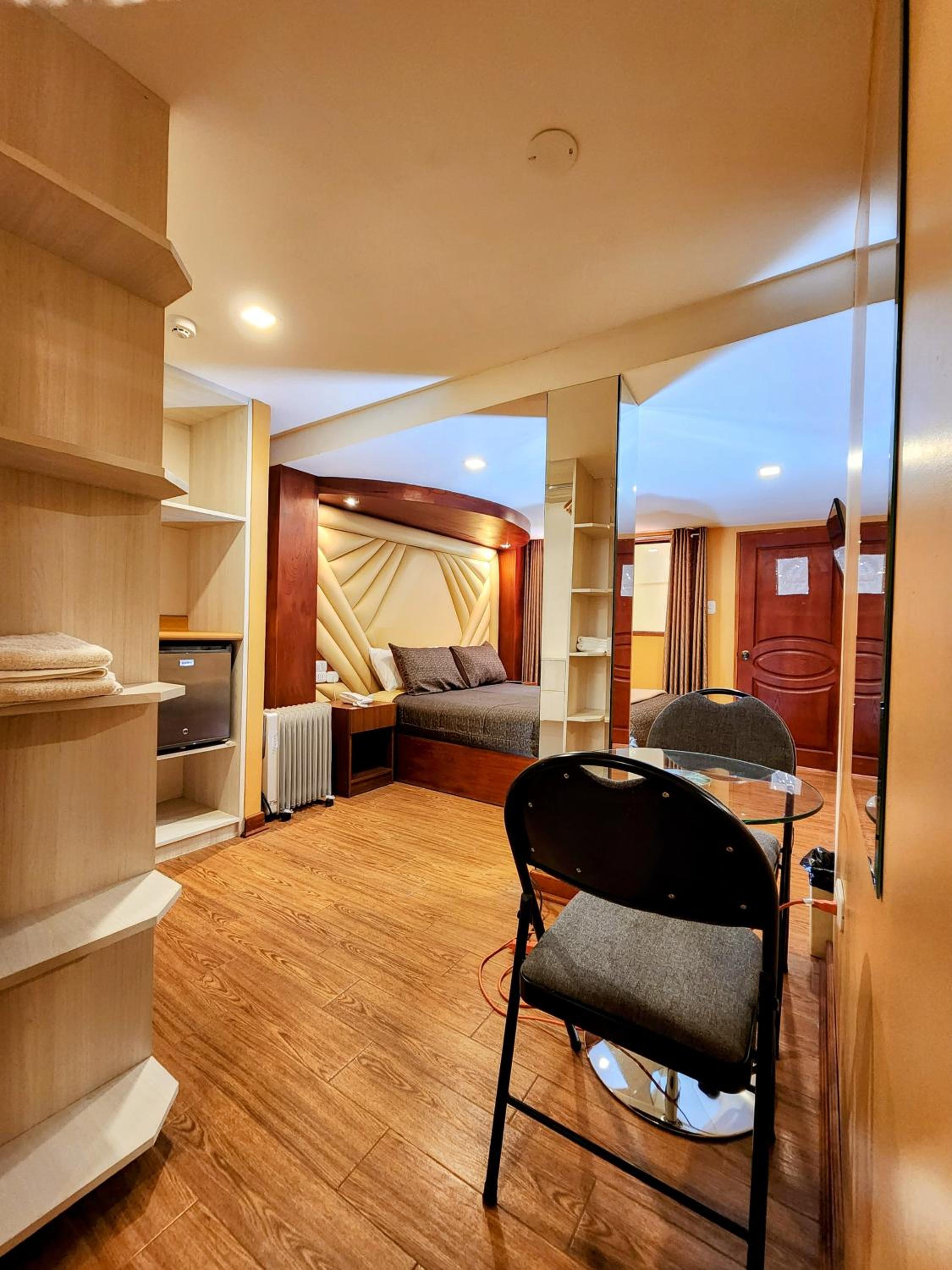 Deluxe King Room photo 3