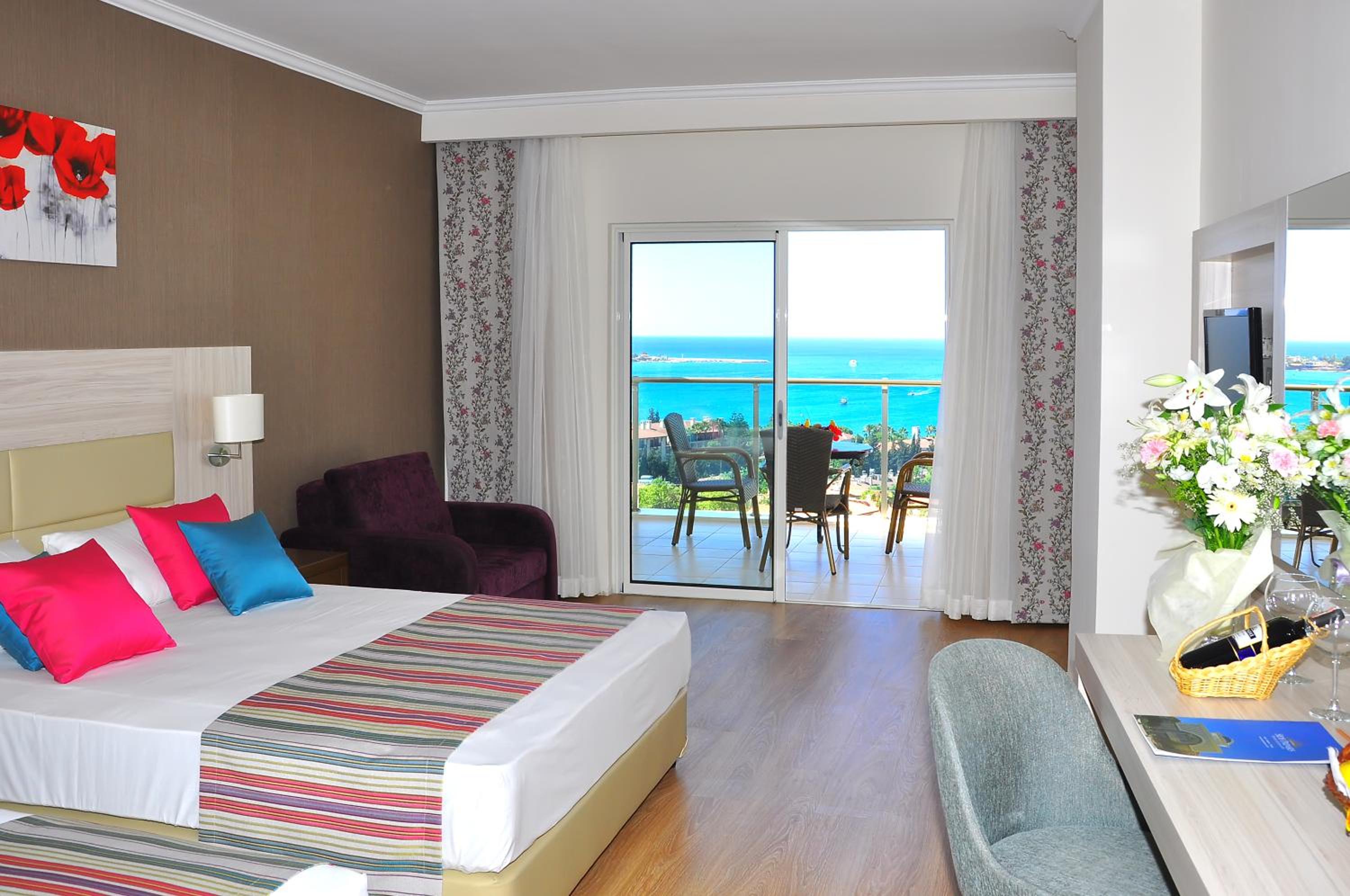 Standard Triple Room with Sea View