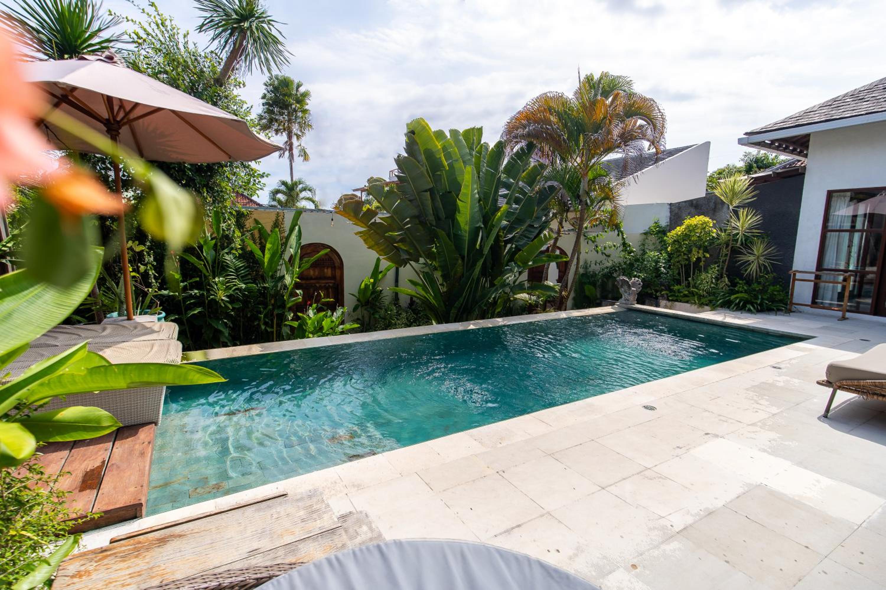 Double Room with Pool View - Photo 14
