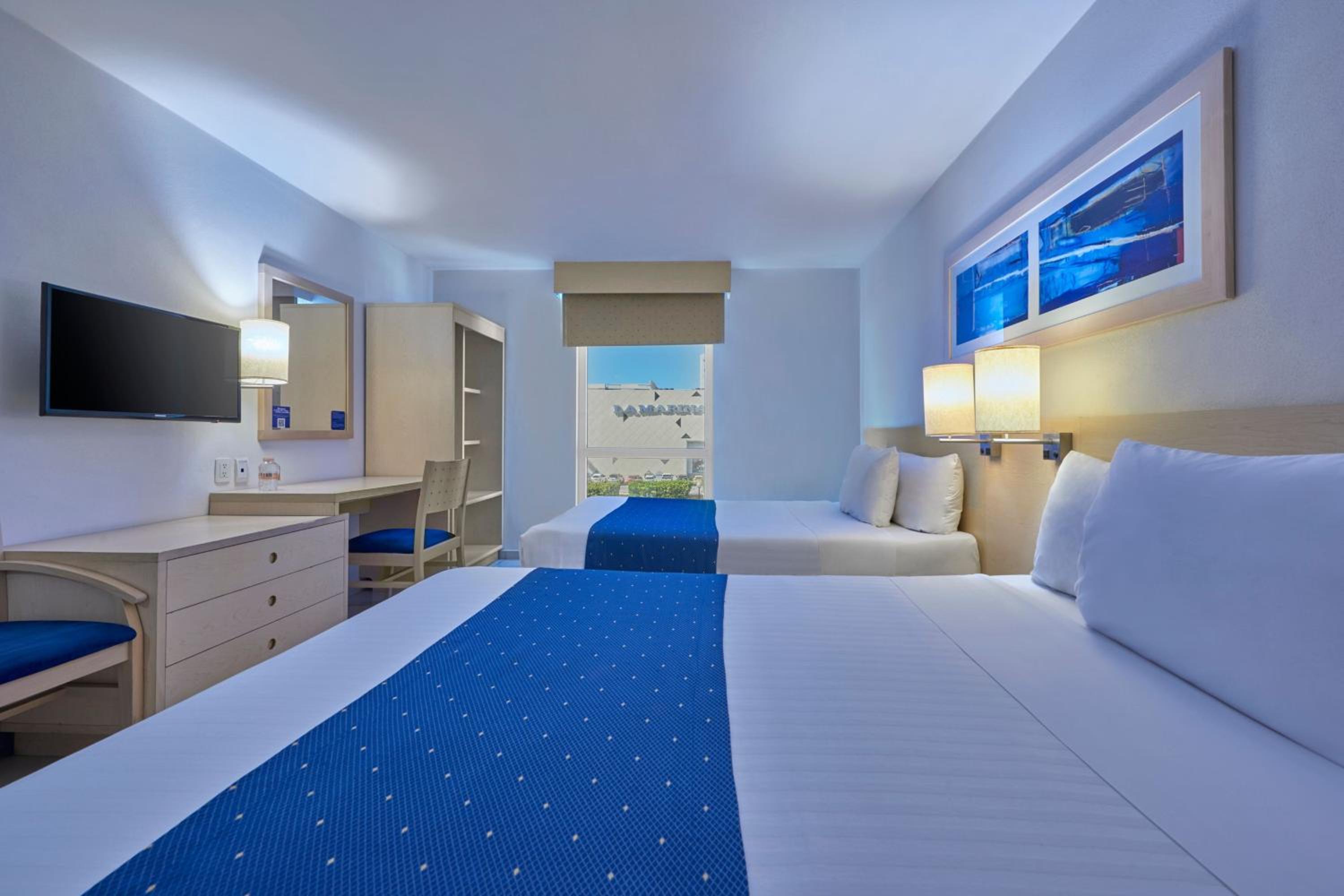 Double Room with Two Double Beds - Photo 4