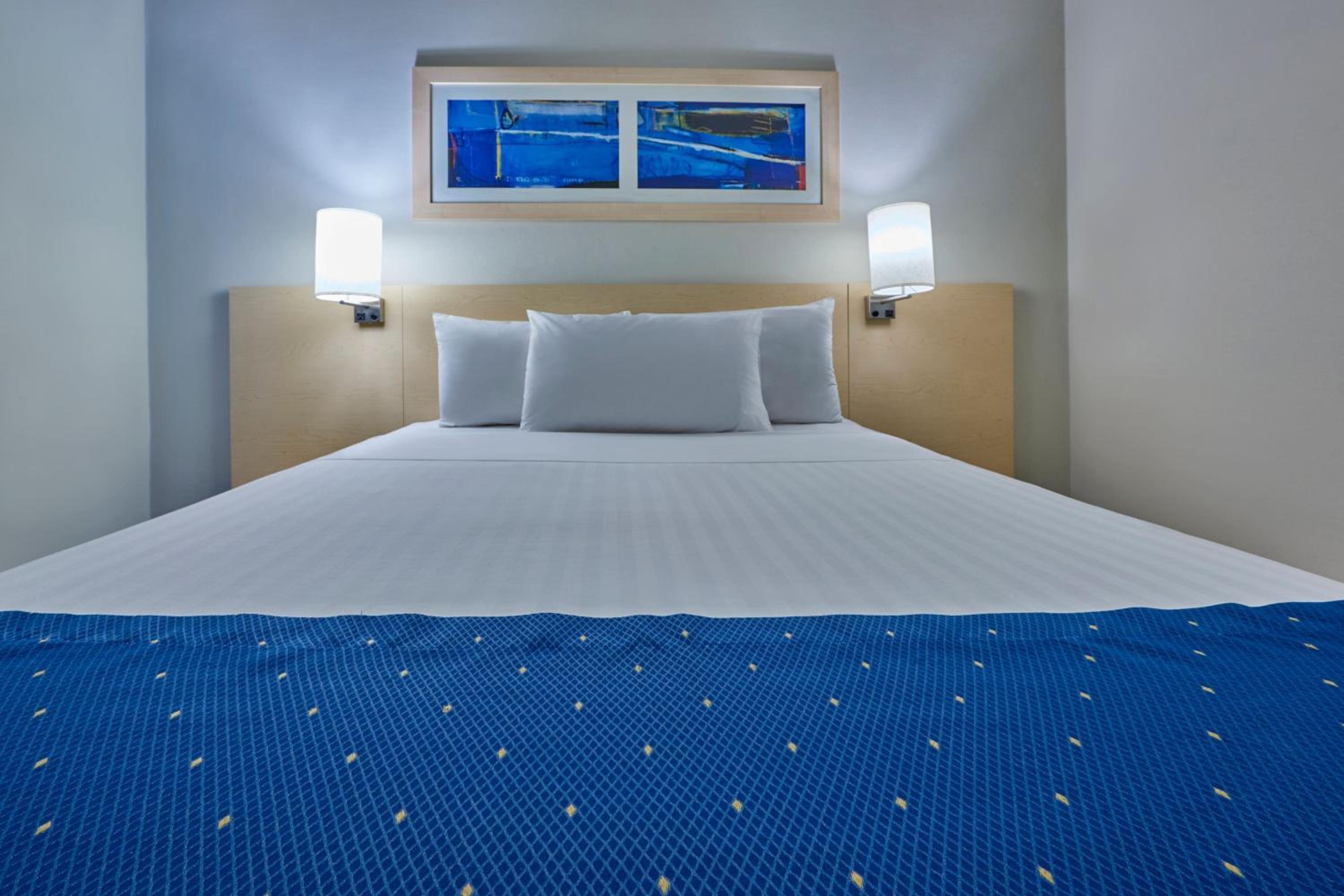 Queen Room - Photo 10
